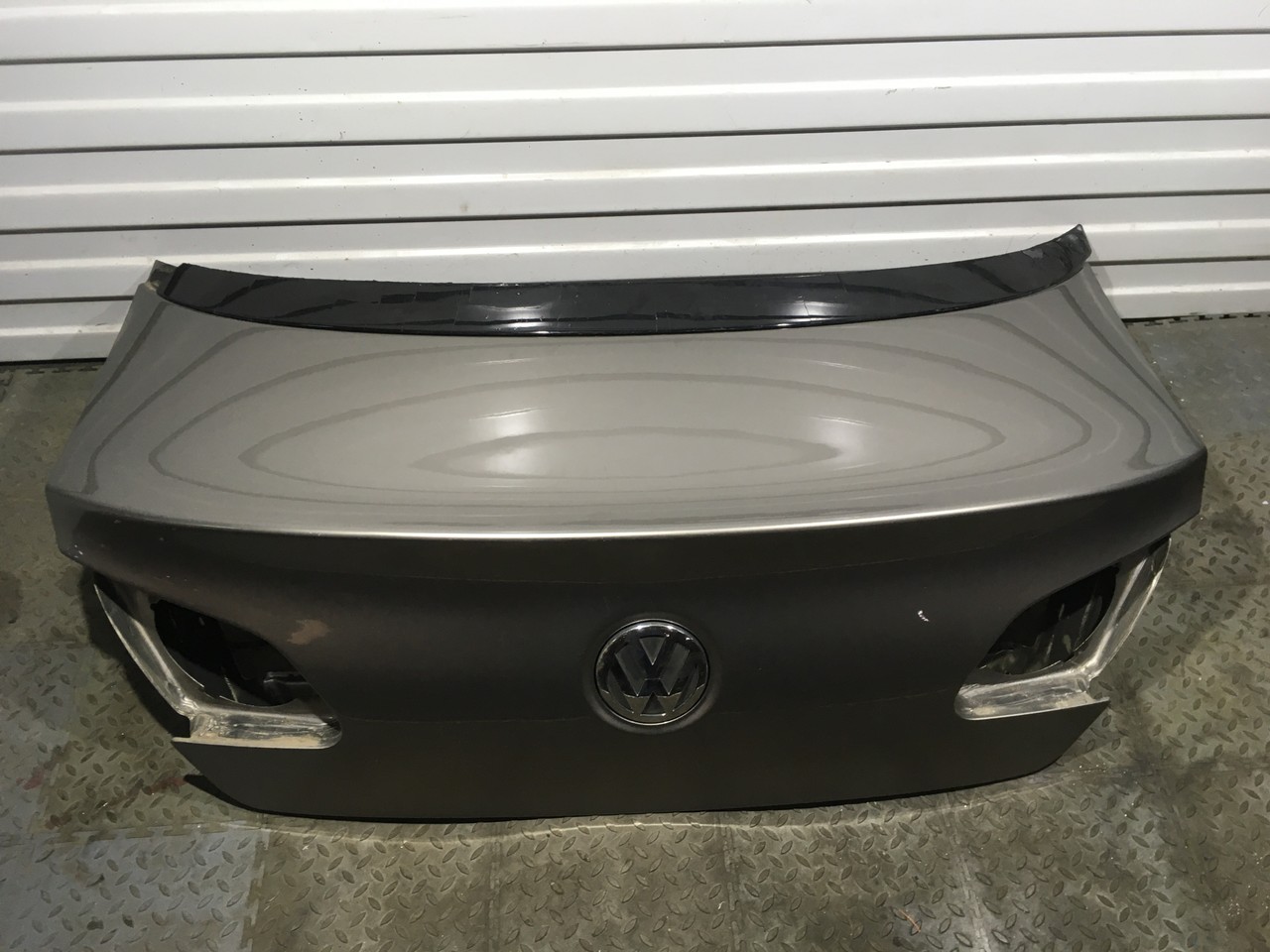 Крышка багажника Volkswagen Passat CC