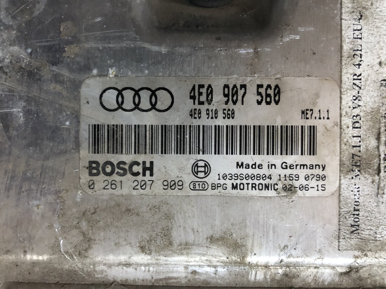 Блок управления двигателем Audi A8 D3