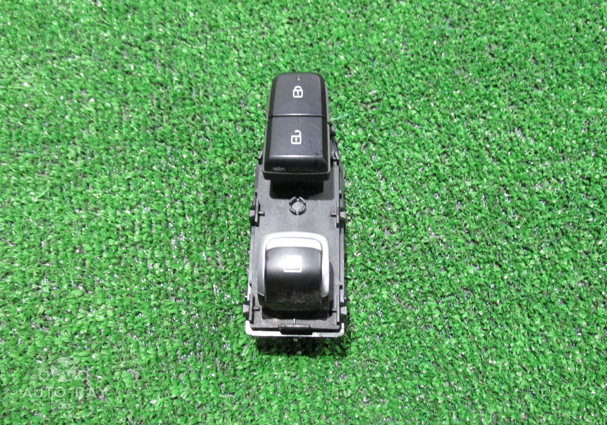 93576L2100 Кнопка стеклоподъемника передняя правая для Kia K5 III (с 2020)