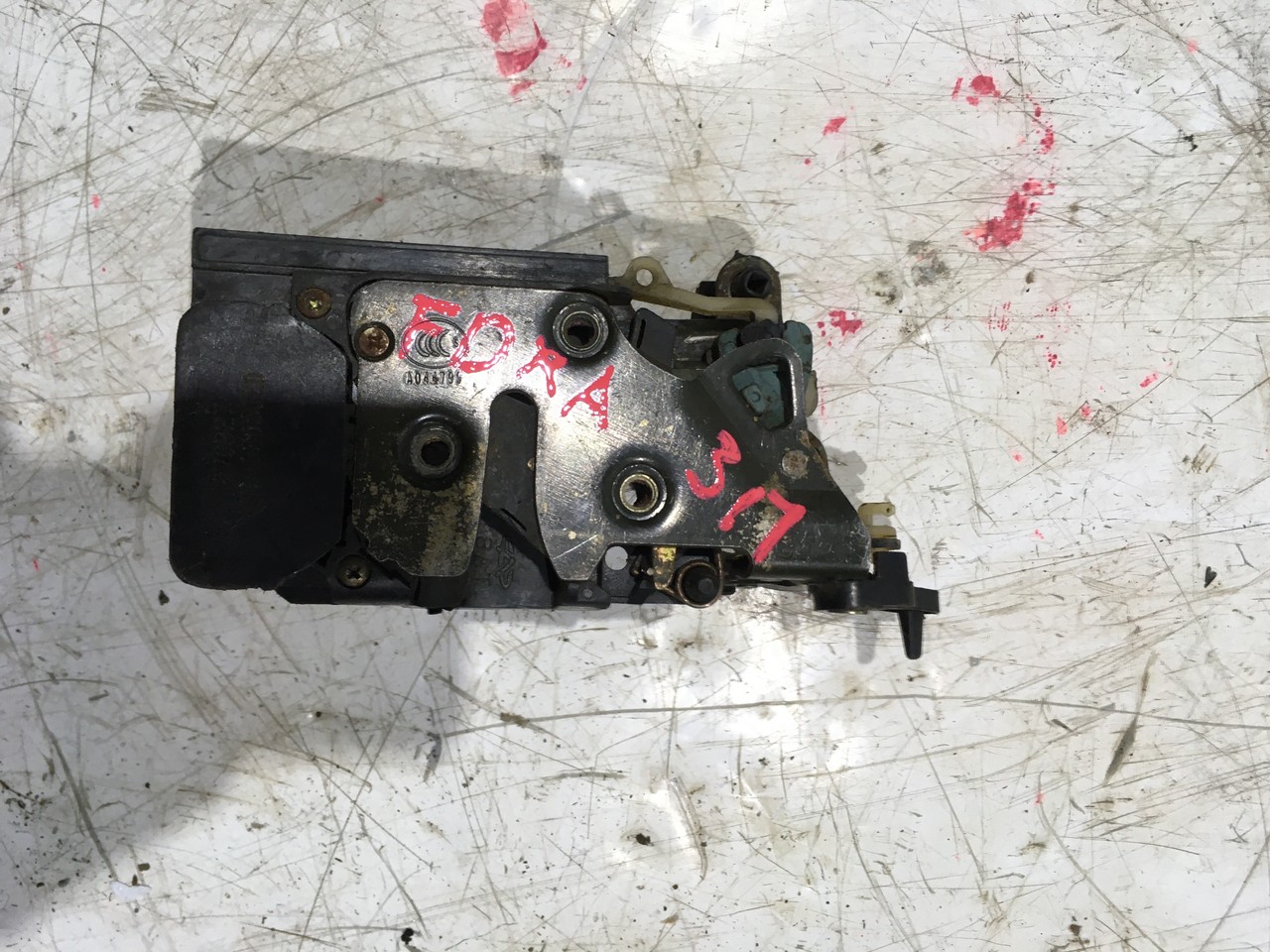Замок задний правый Chery Fora / A5