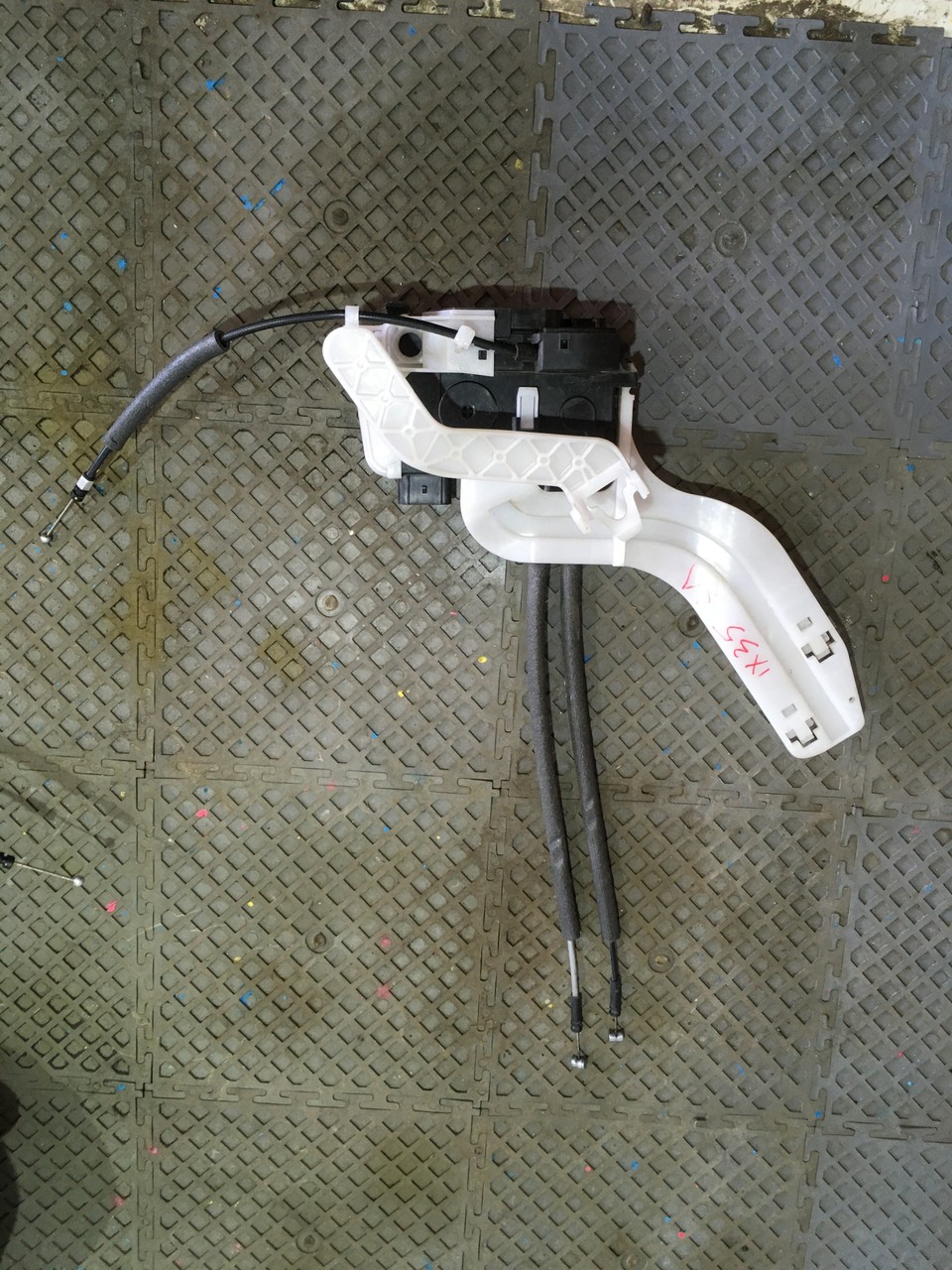 Замок задний левый Hyundai ix35