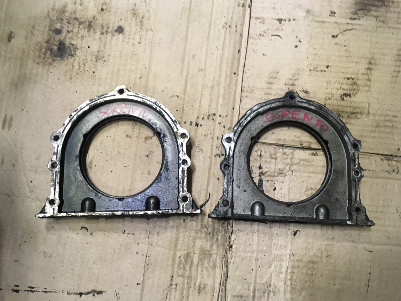 Крышка коленвала задняя Kia Sorento I