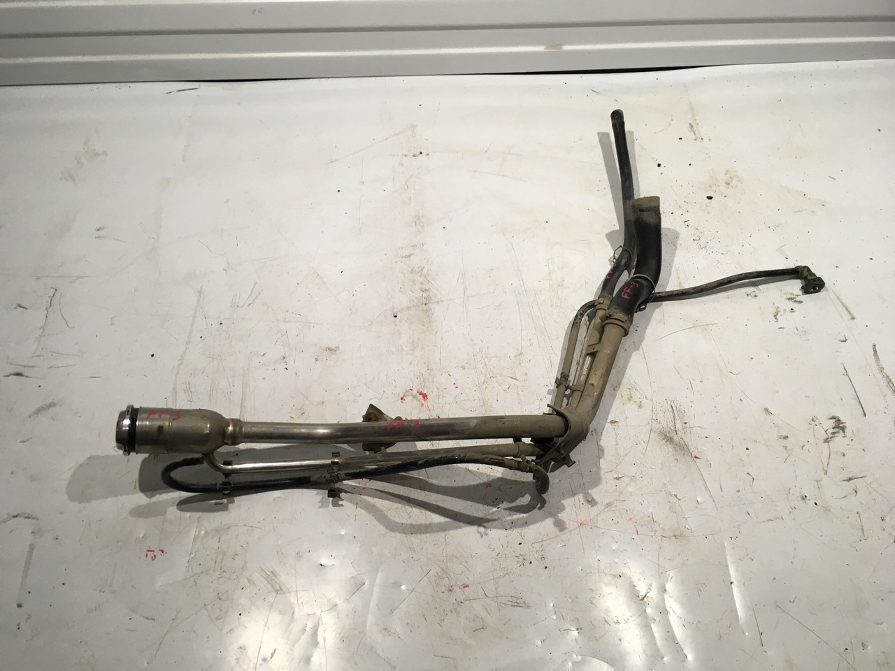 Горловина топливного бака Ford Focus III