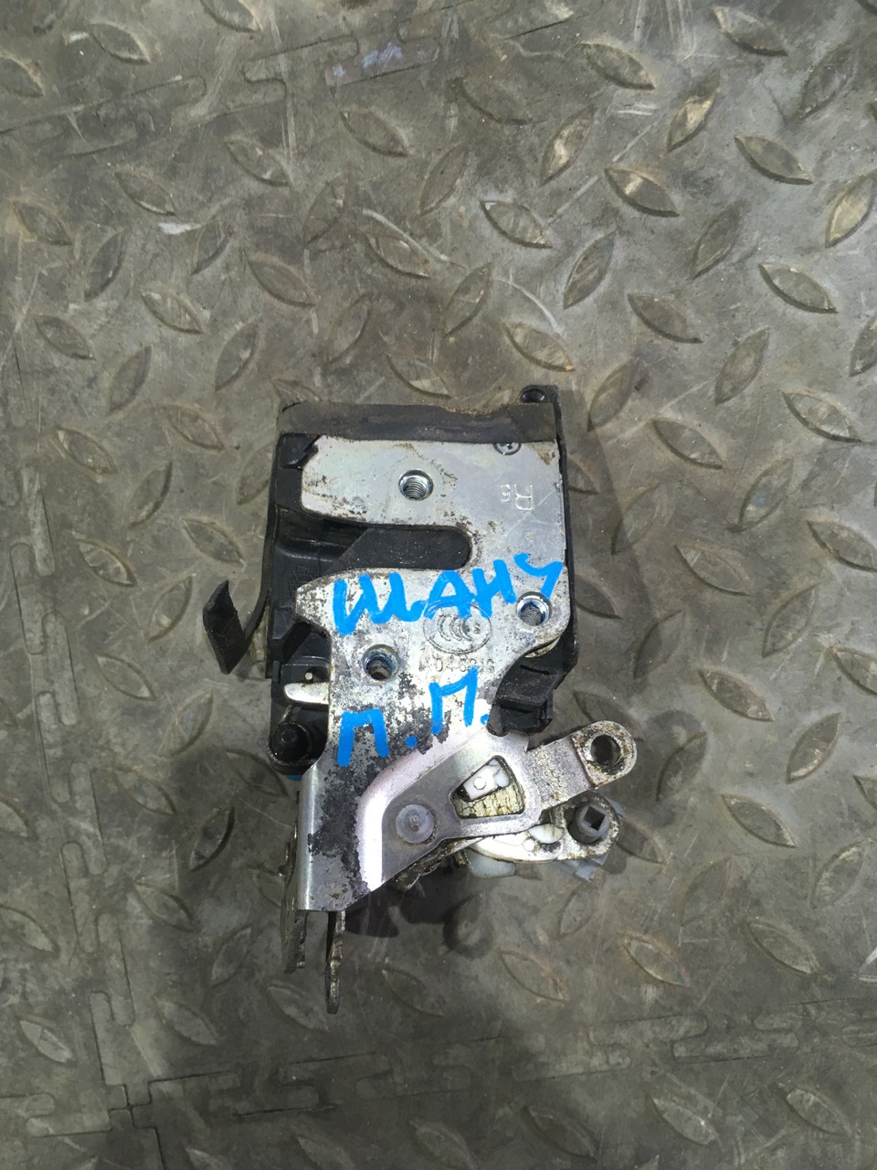 Замок передний правый ZAZ Sens