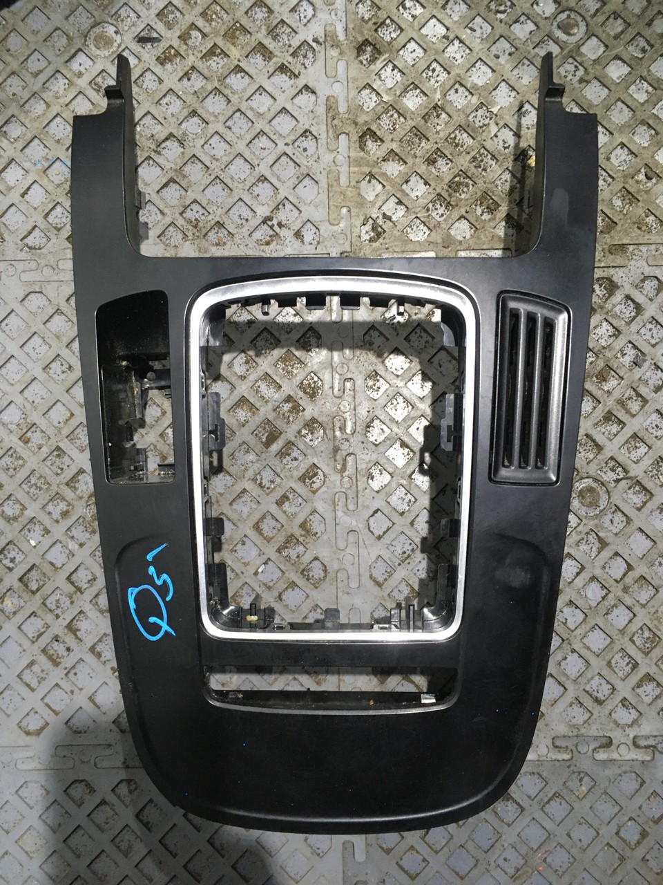 Накладка декоративная на консоль Audi Q5 8R