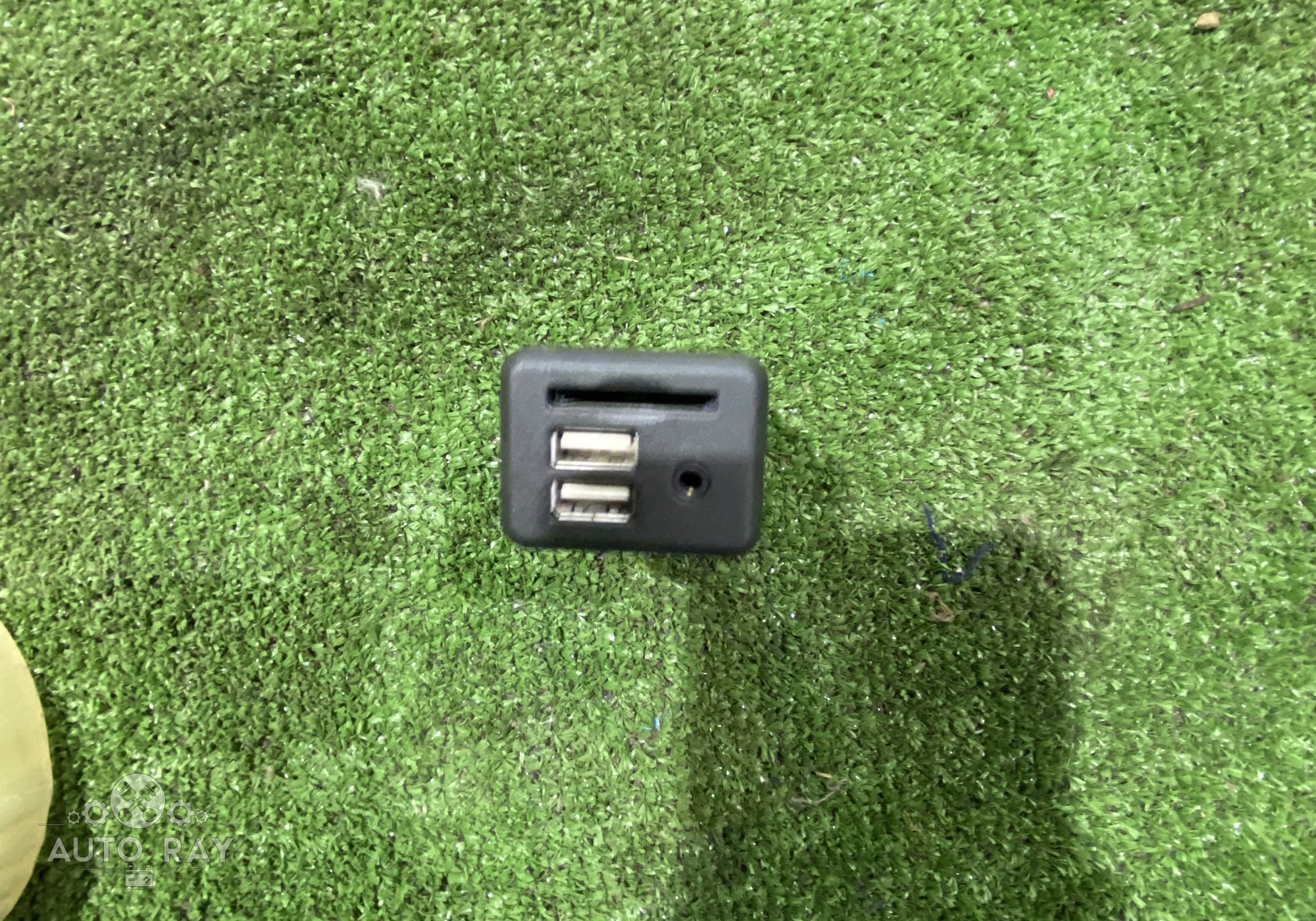26262141 Разъем USB / AUX для Chevrolet Monza II (с 2019)