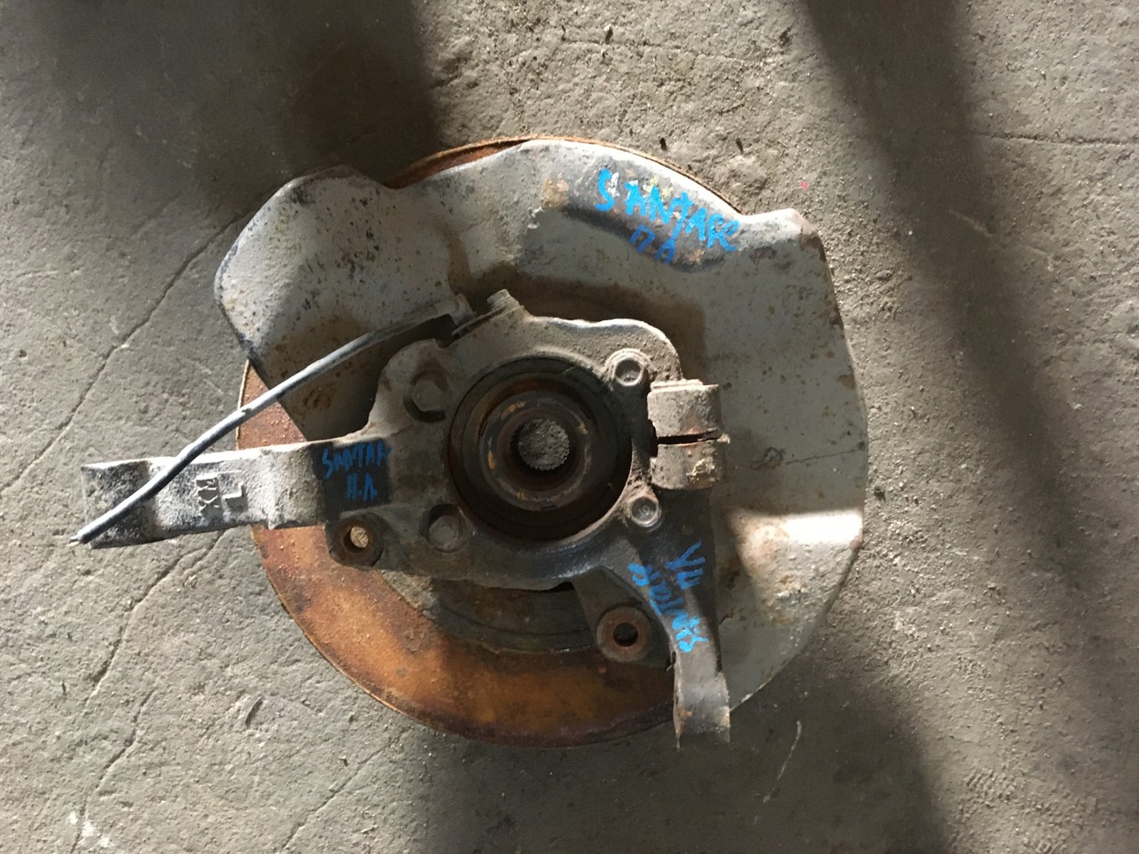 Кулак поворотный передний  левый Hyundai Santa Fe II