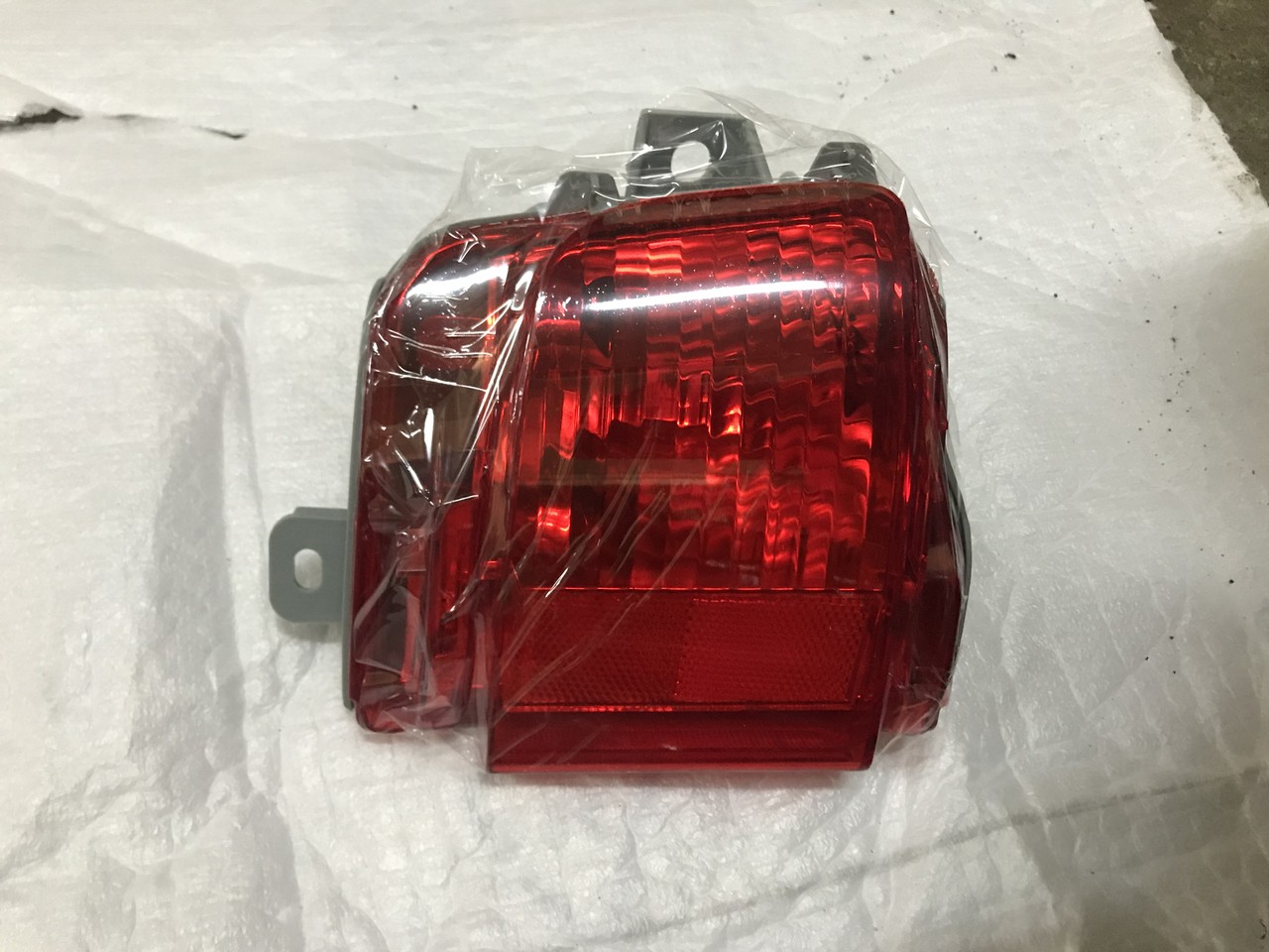 Фонарь противотуманный левый в бампер Toyota Land Cruiser 200