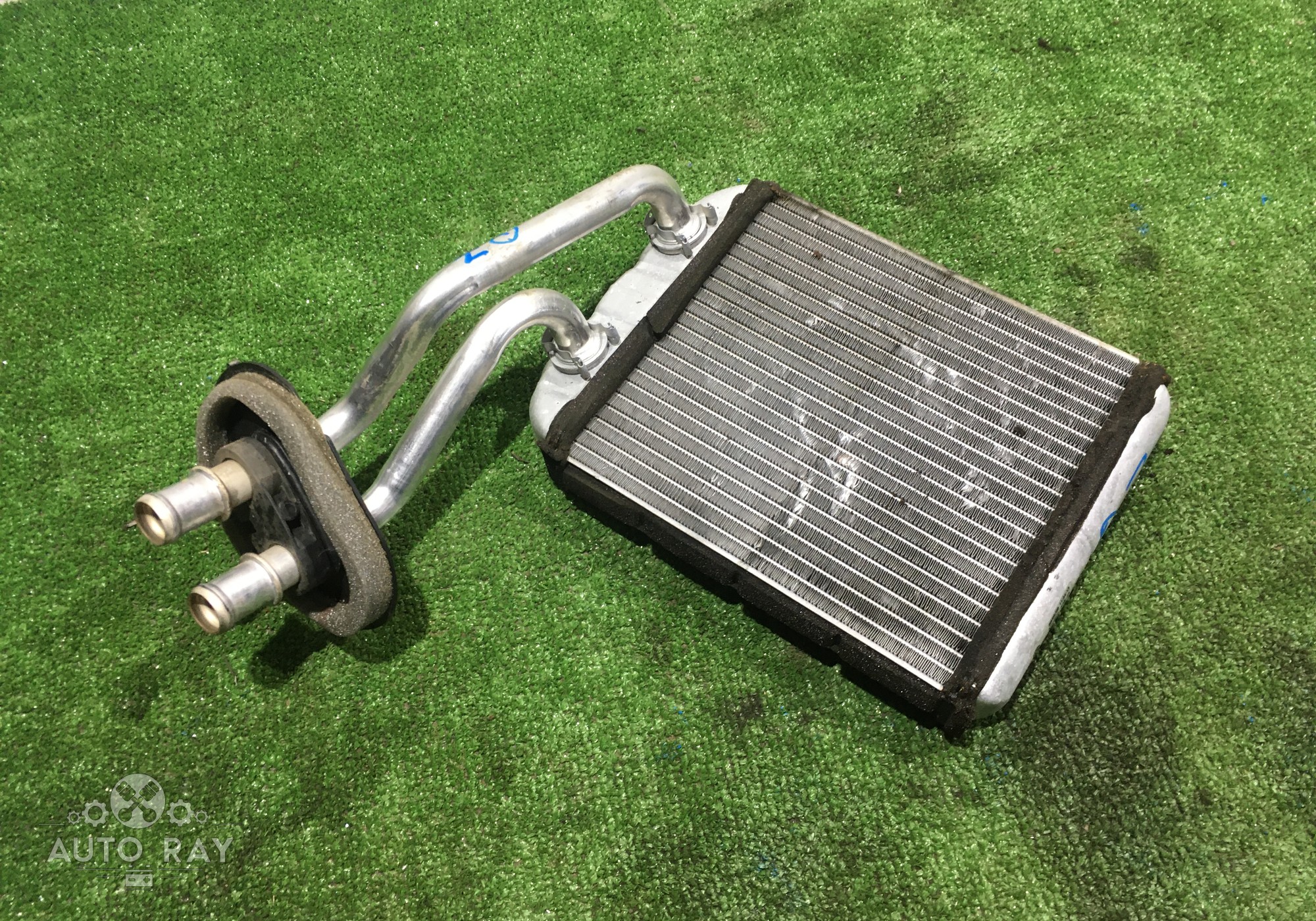 7L0819031 Радиатор отопителя для Porsche