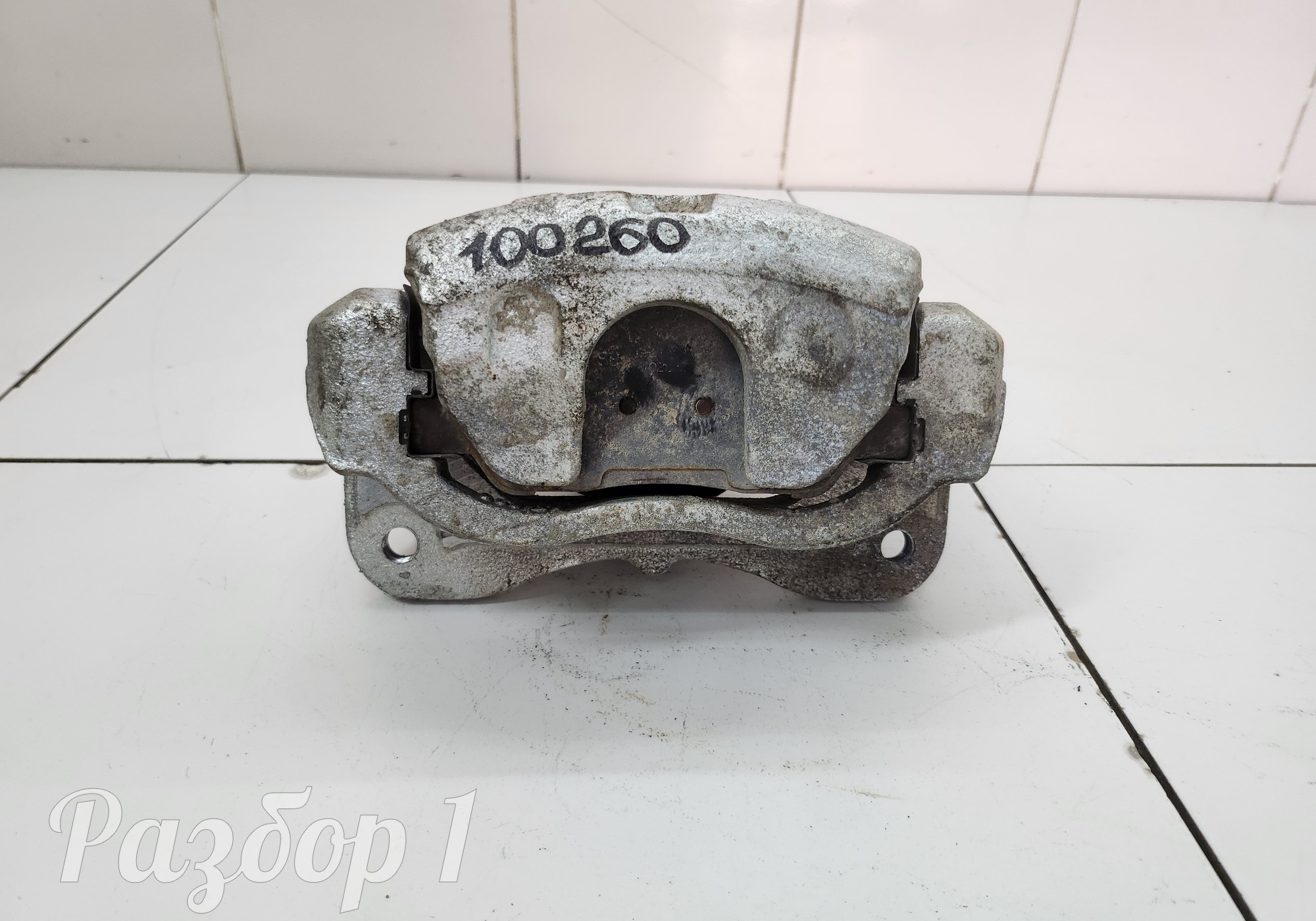 4048053300 Суппорт передний правый для Geely Atlas Pro (с 2021)