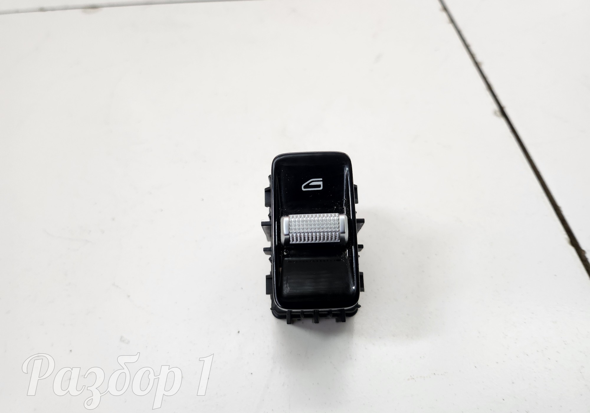 8892892618 Кнопка стеклоподъемника задней левой двери для Geely Atlas II (с 2023)