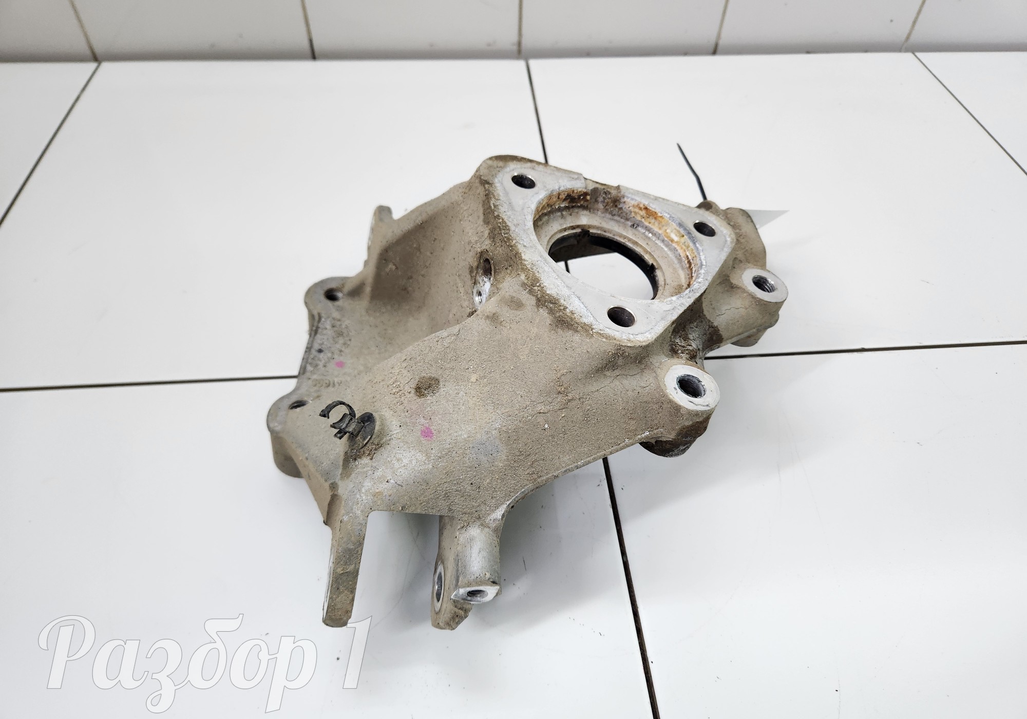 6600012571 Кулак поворотный задний (правый) для Geely Tugella (с 2019)