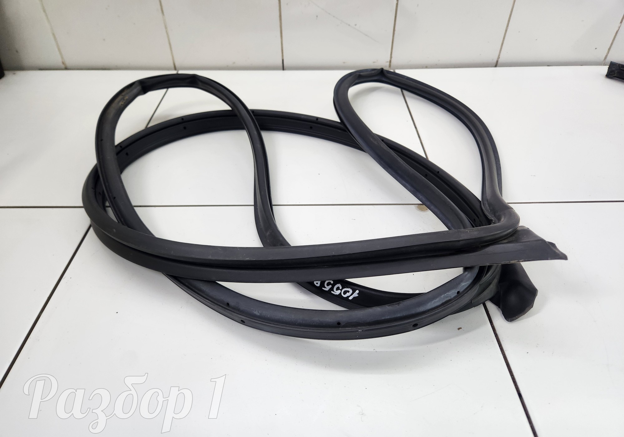 Уплотнитель передней левой двери для Faw Bestune B70 (с 2020)