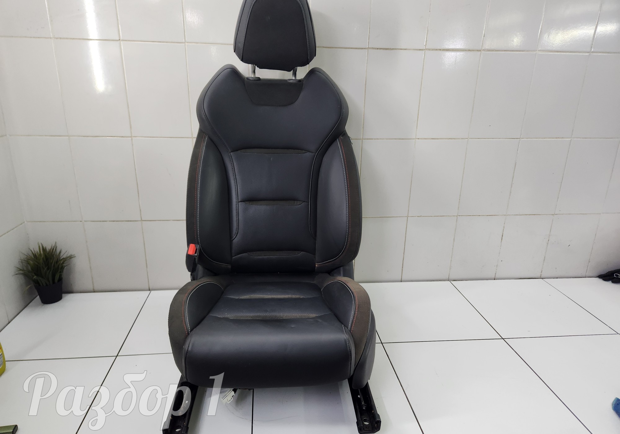 Сиденье переднее левое для Geely Tugella (с 2019)