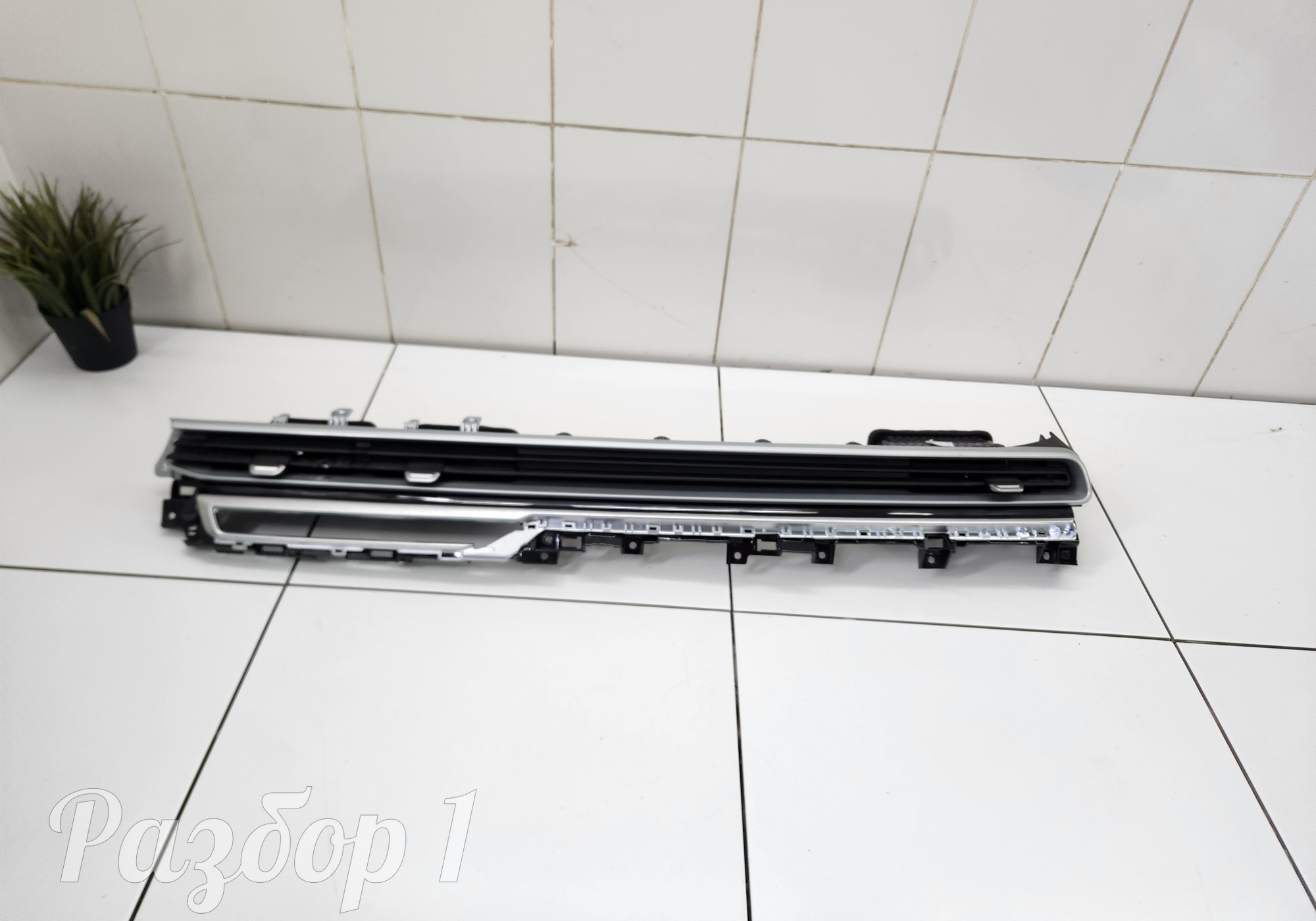 Накладка торпеды + дефлекторы для Geely Emgrand (SS11) (с 2021)