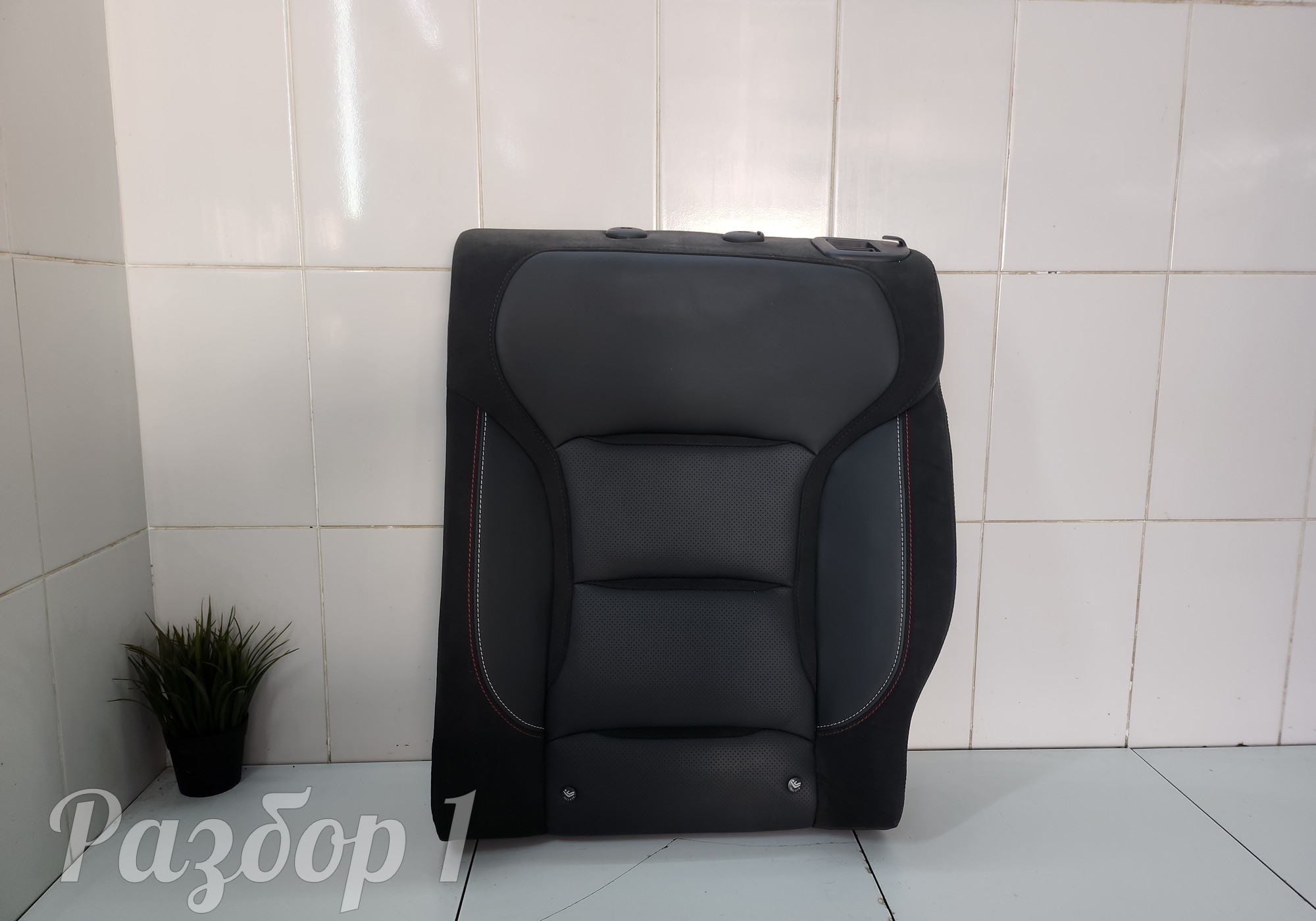Спинка сидения задняя левая для Geely Tugella (с 2019)