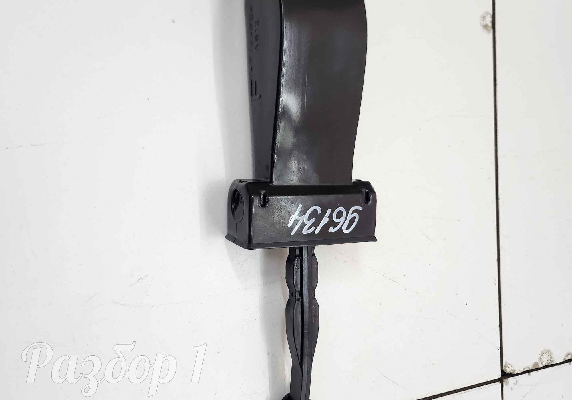 6109100XPS01A Ограничитель двери передней правой двери для Great Wall Poer King Kong (с 2022)