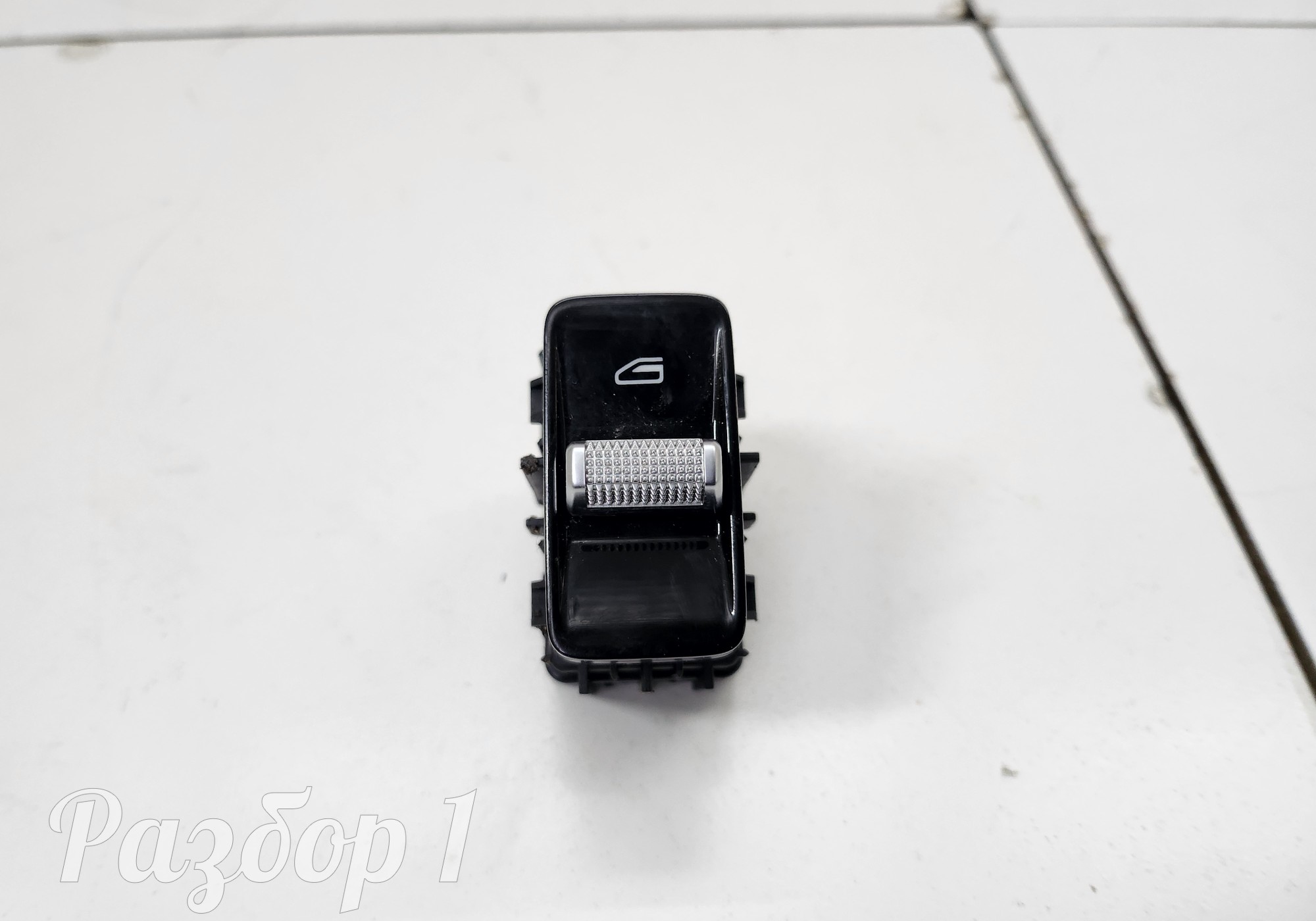 8892892618 Кнопка стеклоподъемника передняя правая для Geely Atlas II (с 2023)