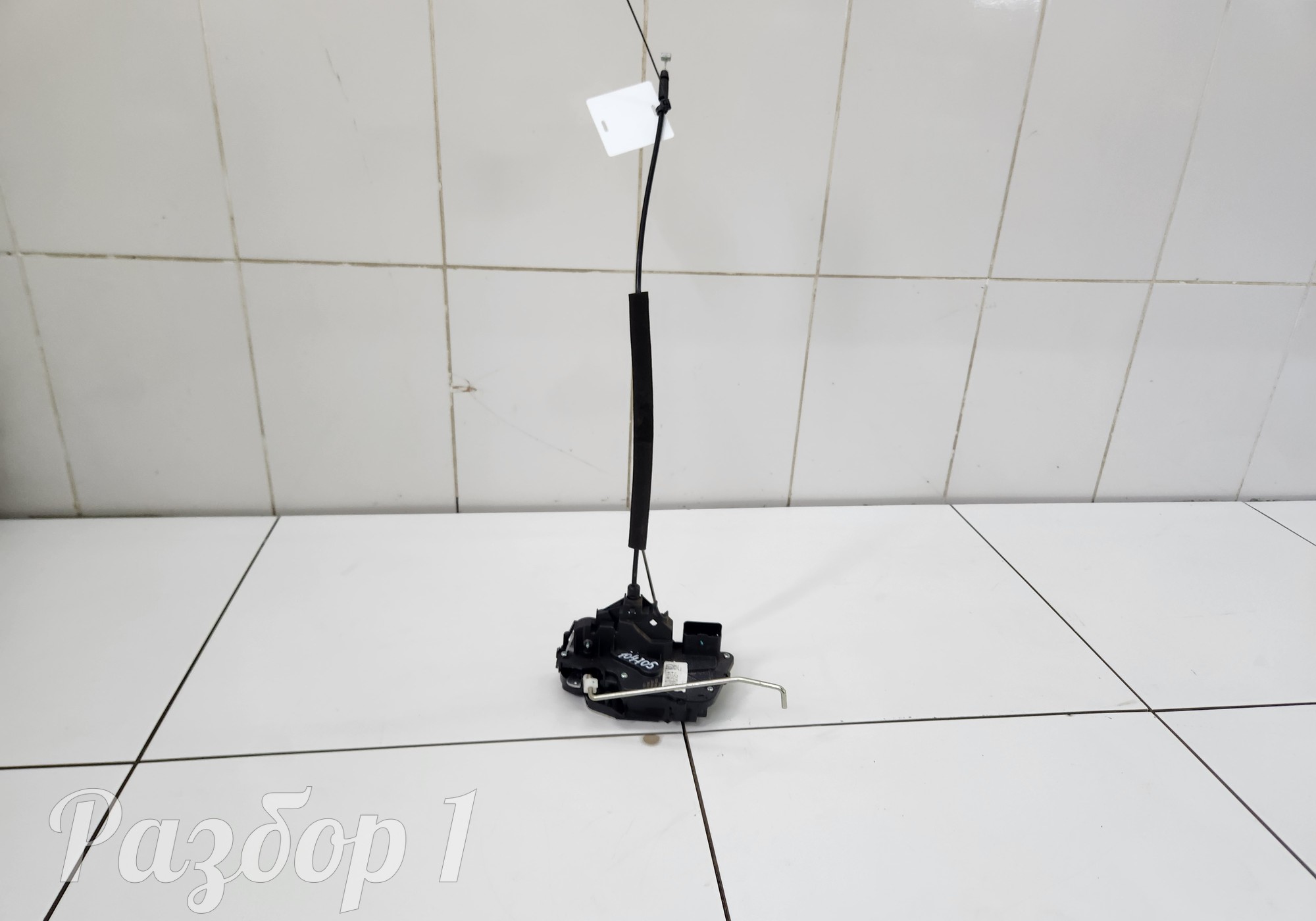 01861057 Замок двери задний левый для Geely Coolray (с 2020)