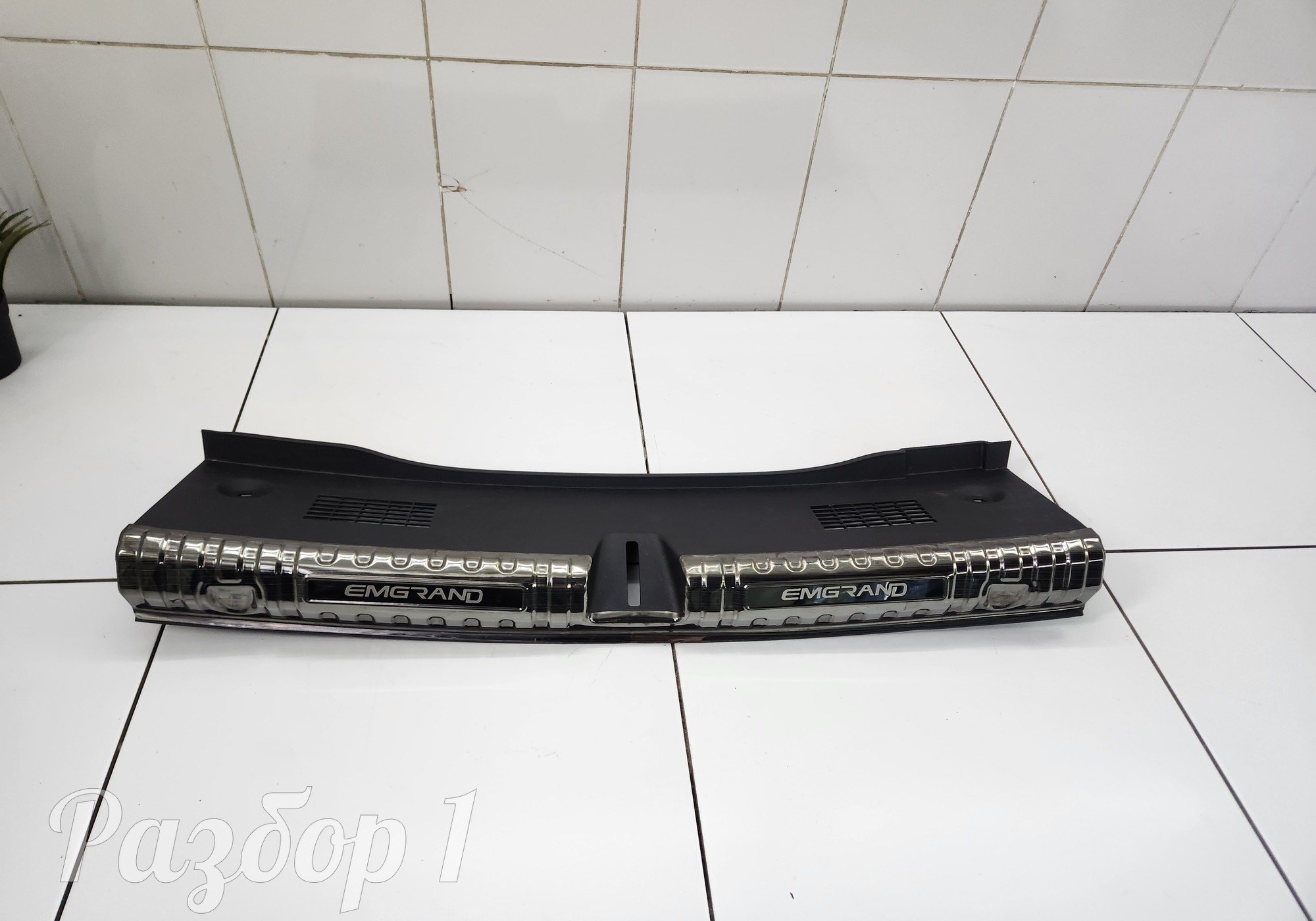 8889562334 Обшивка багажника для Geely Emgrand (SS11) (с 2021)