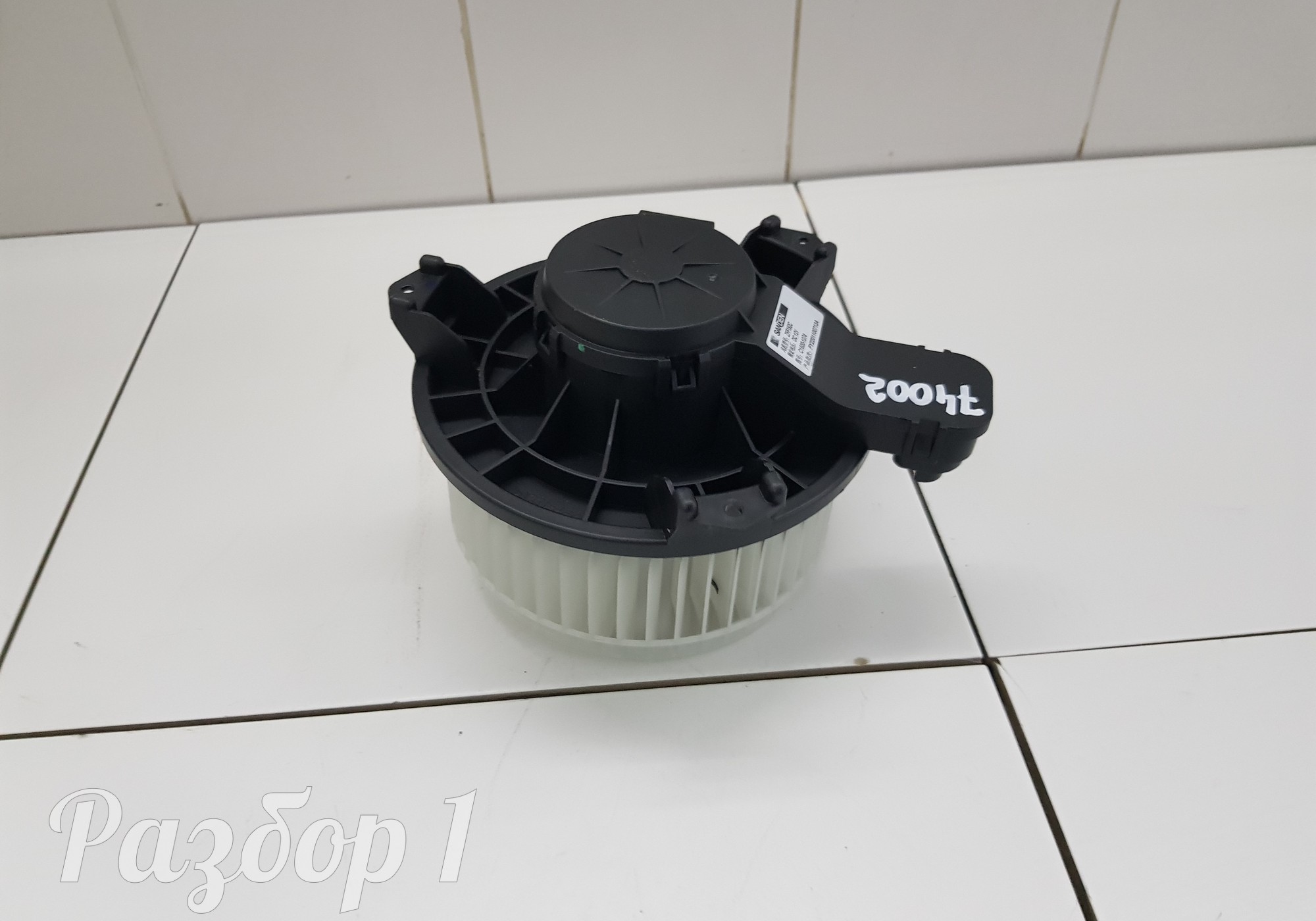 8022021100 Моторчик отопителя для Geely Coolray (с 2020)