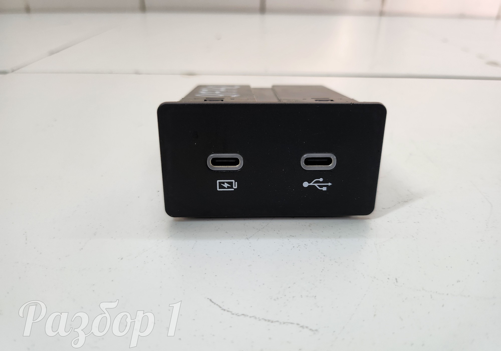 8894951890B01 Разъем usb для Geely Monjaro (с 2021)