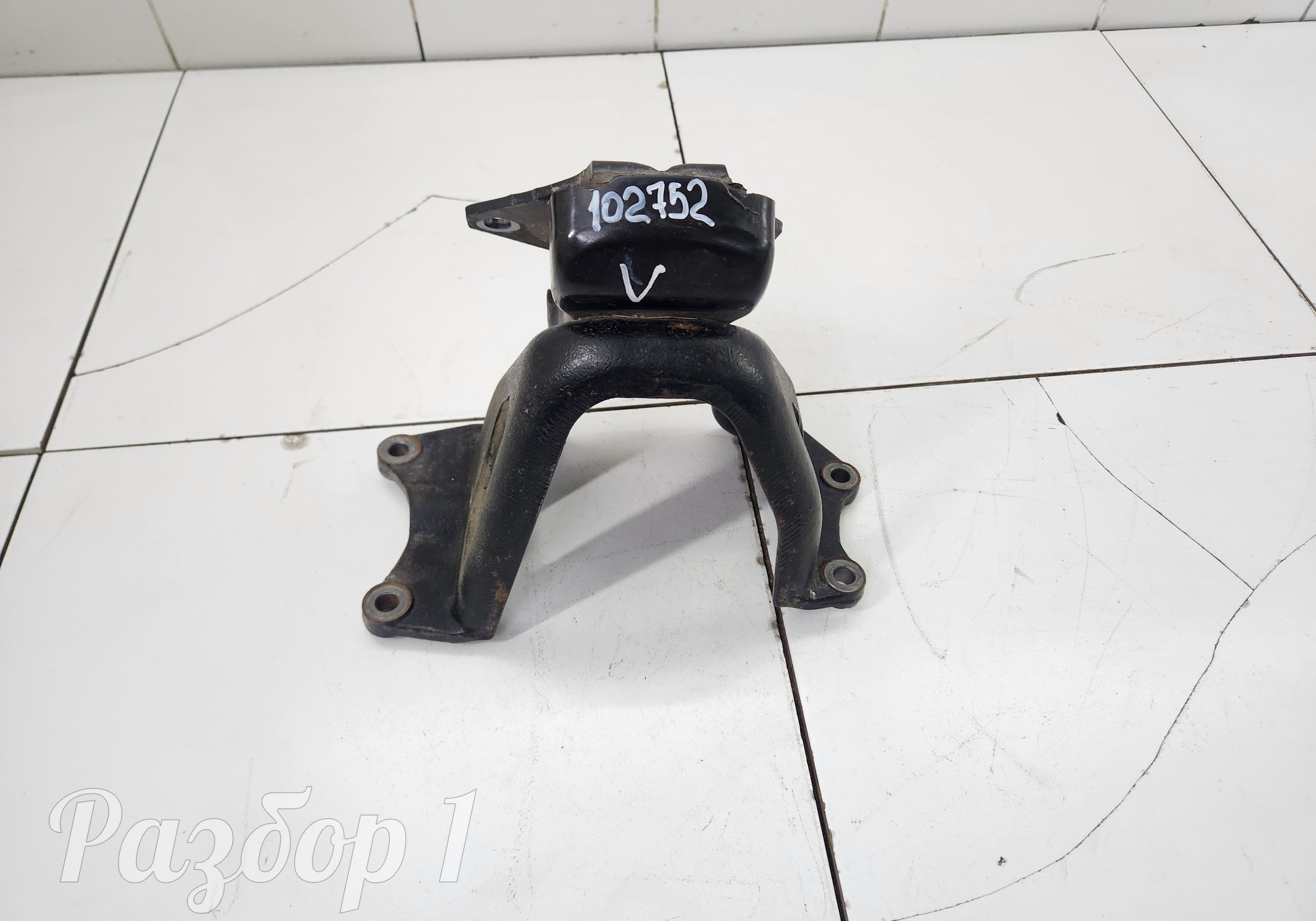 1001410P33Z0 Опора двигателя для Jac T9 (с 2023)