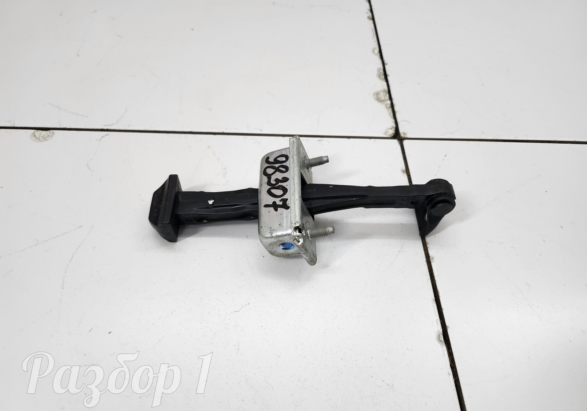 8891869075D Ограничитель двери передней правой двери для Geely Atlas II (с 2023)