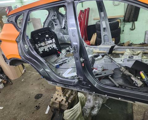 Порог с центральной стойкой правый+ окорок для Geely Coolray (с 2020)