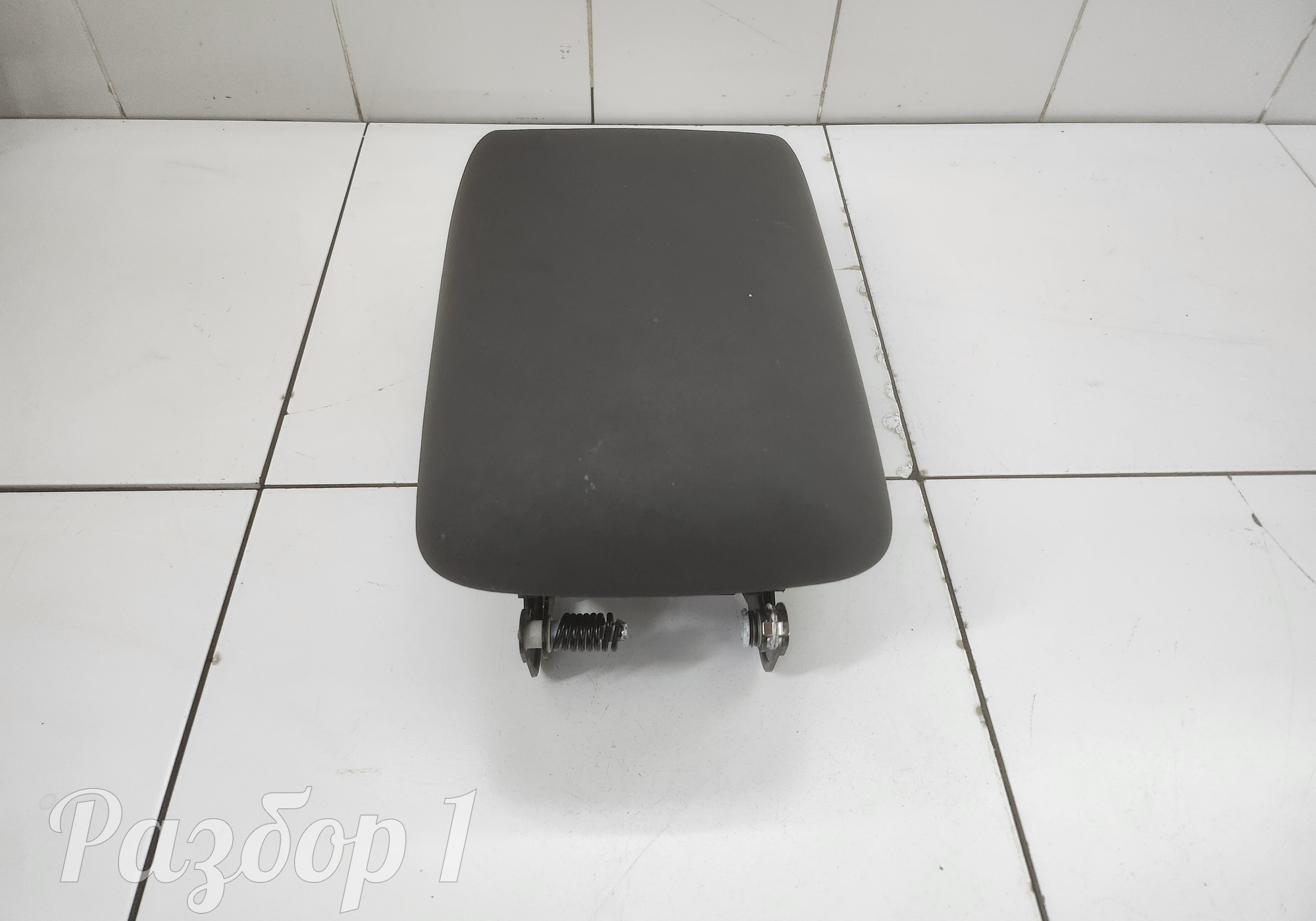 5305500XKJ20A Подлокотник для Haval H3 (с 2024)
