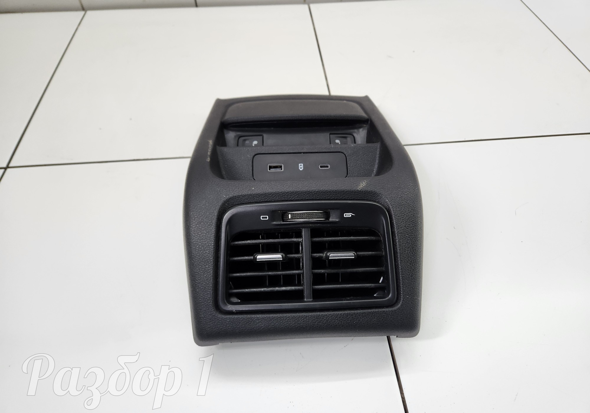 Накладка центральной консоли для Geely Tugella (с 2019)