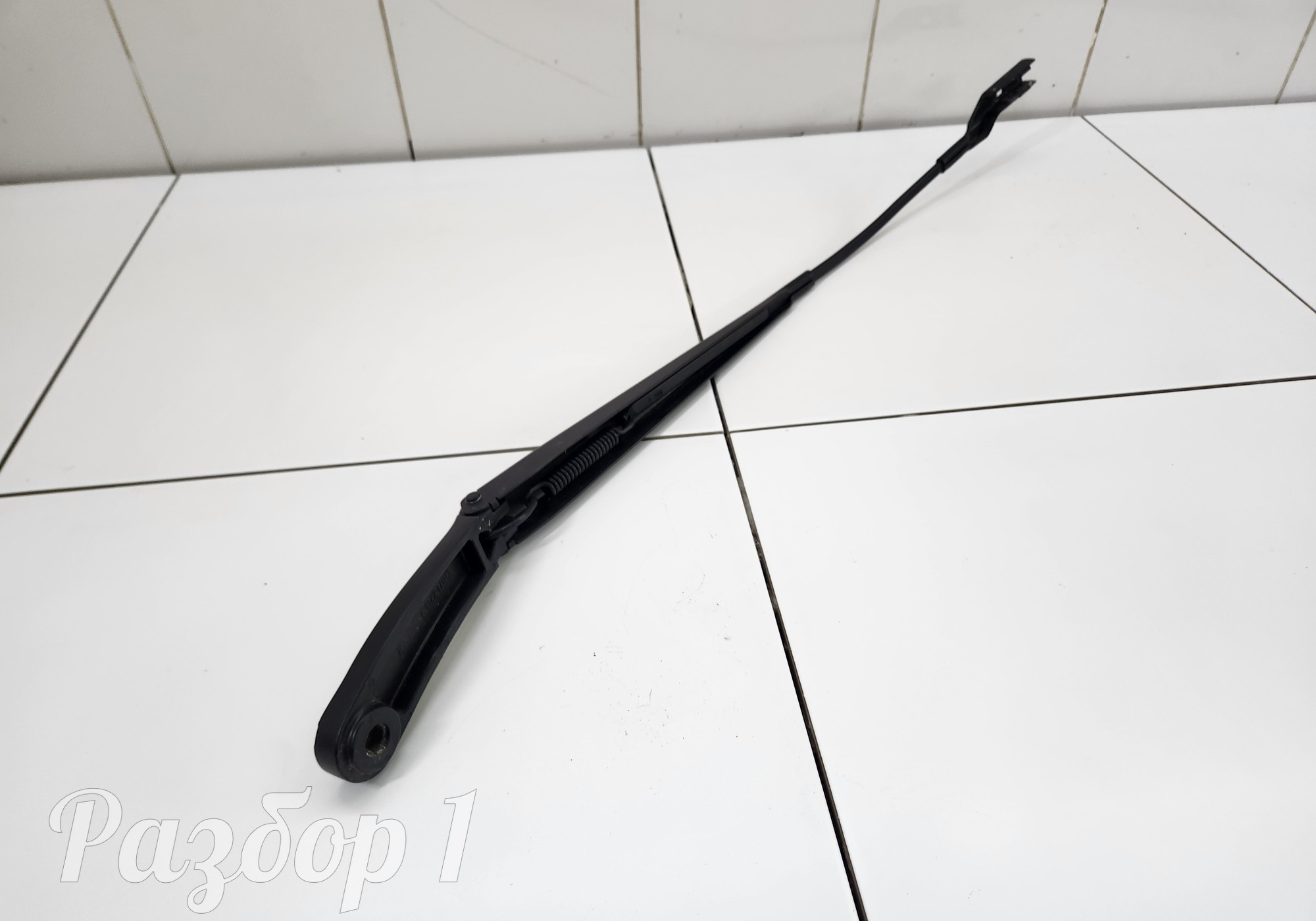 Поводок стеклоочистителя правый для Geely Emgrand (SS11) (с 2021)