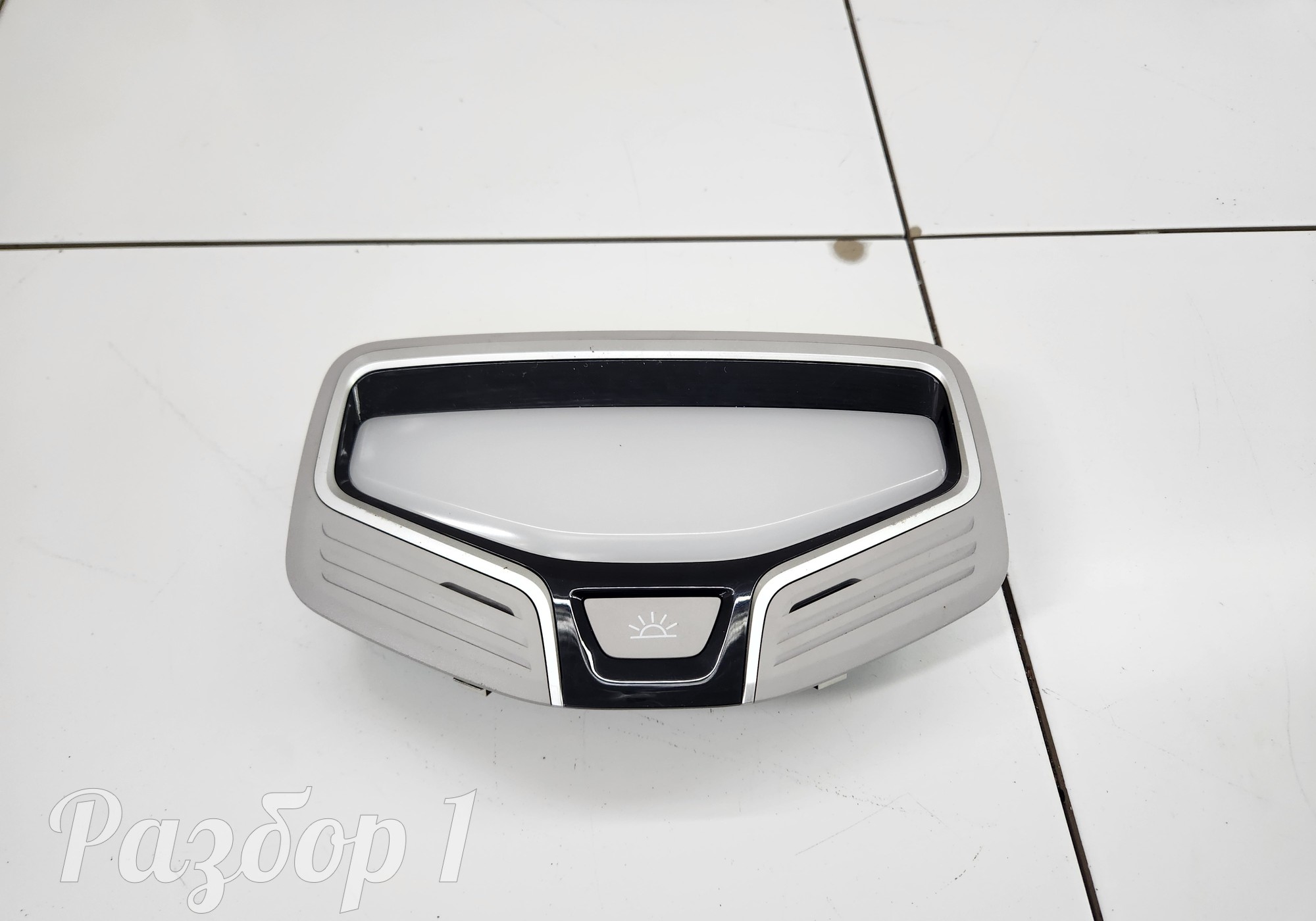 Плафон внутреннего освещения для Geely Emgrand II (с 2021)