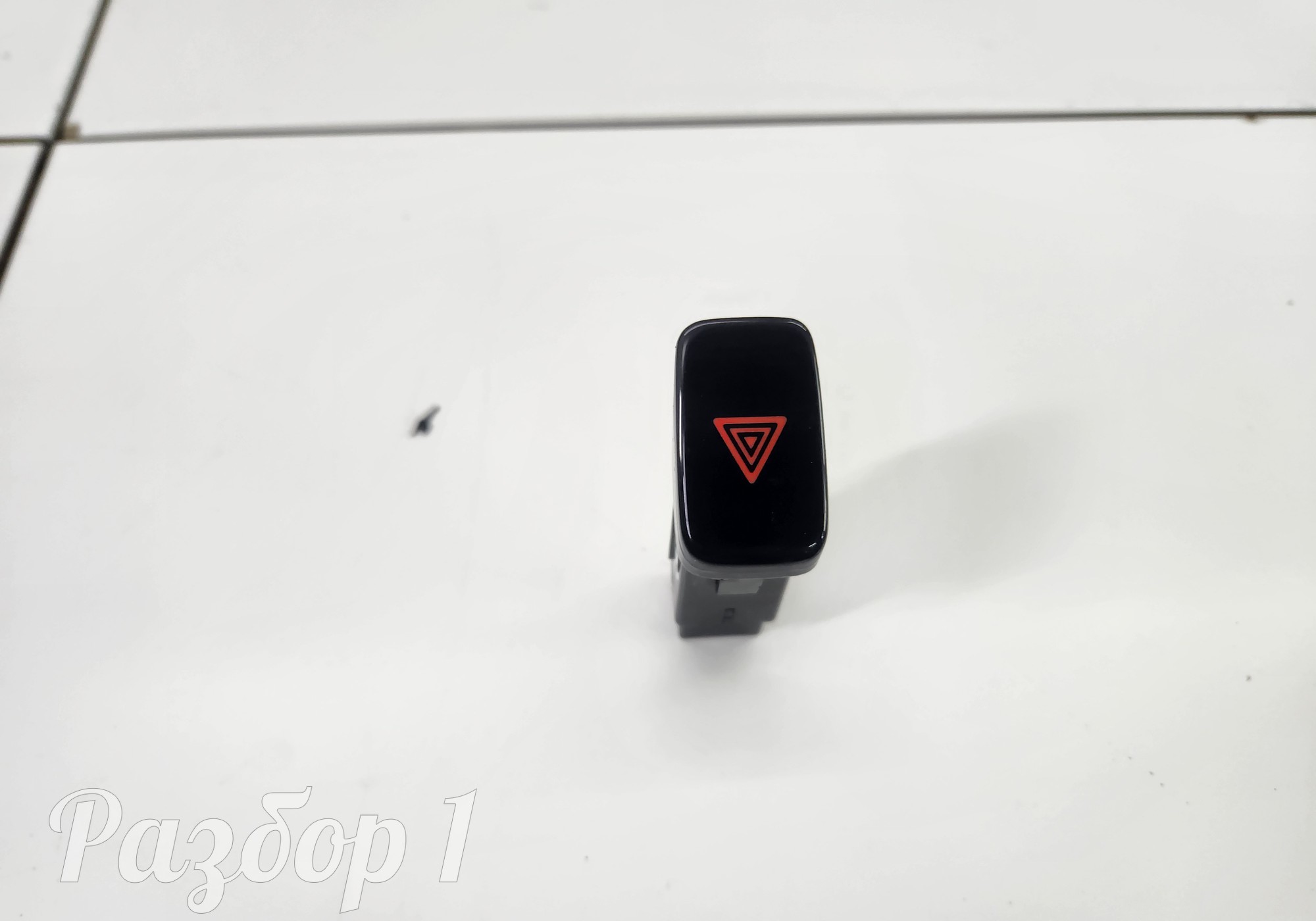 3726110BA01 Кнопка аварийной сигнализации для Faw Bestune B70 (с 2020)