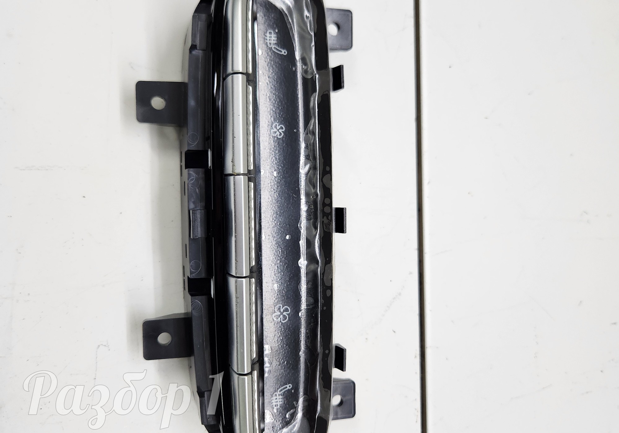 301001829AA Блок управления климатом для Jaecoo J8 (с 2024)