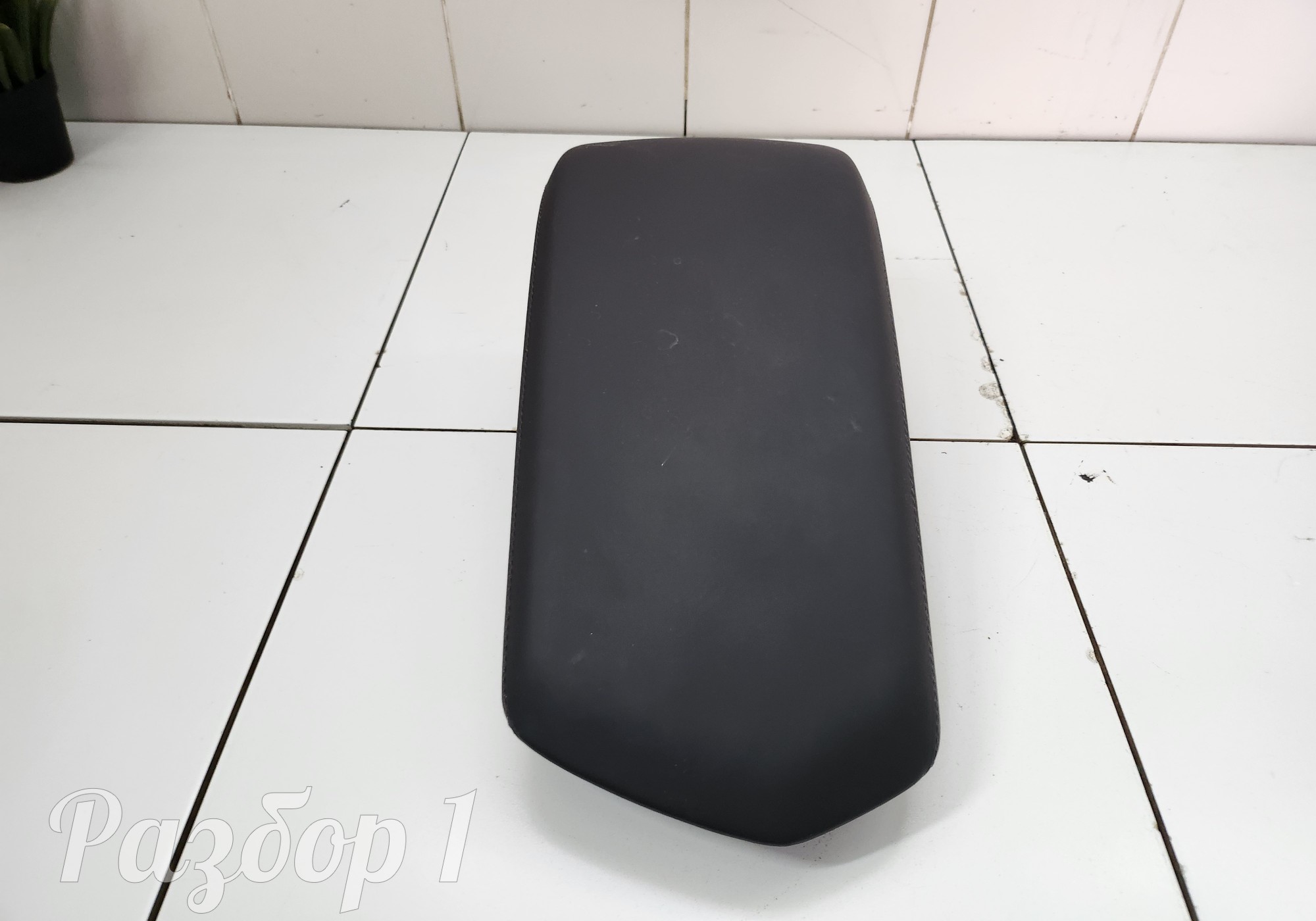 Подлокотник для Geely Monjaro (с 2021)