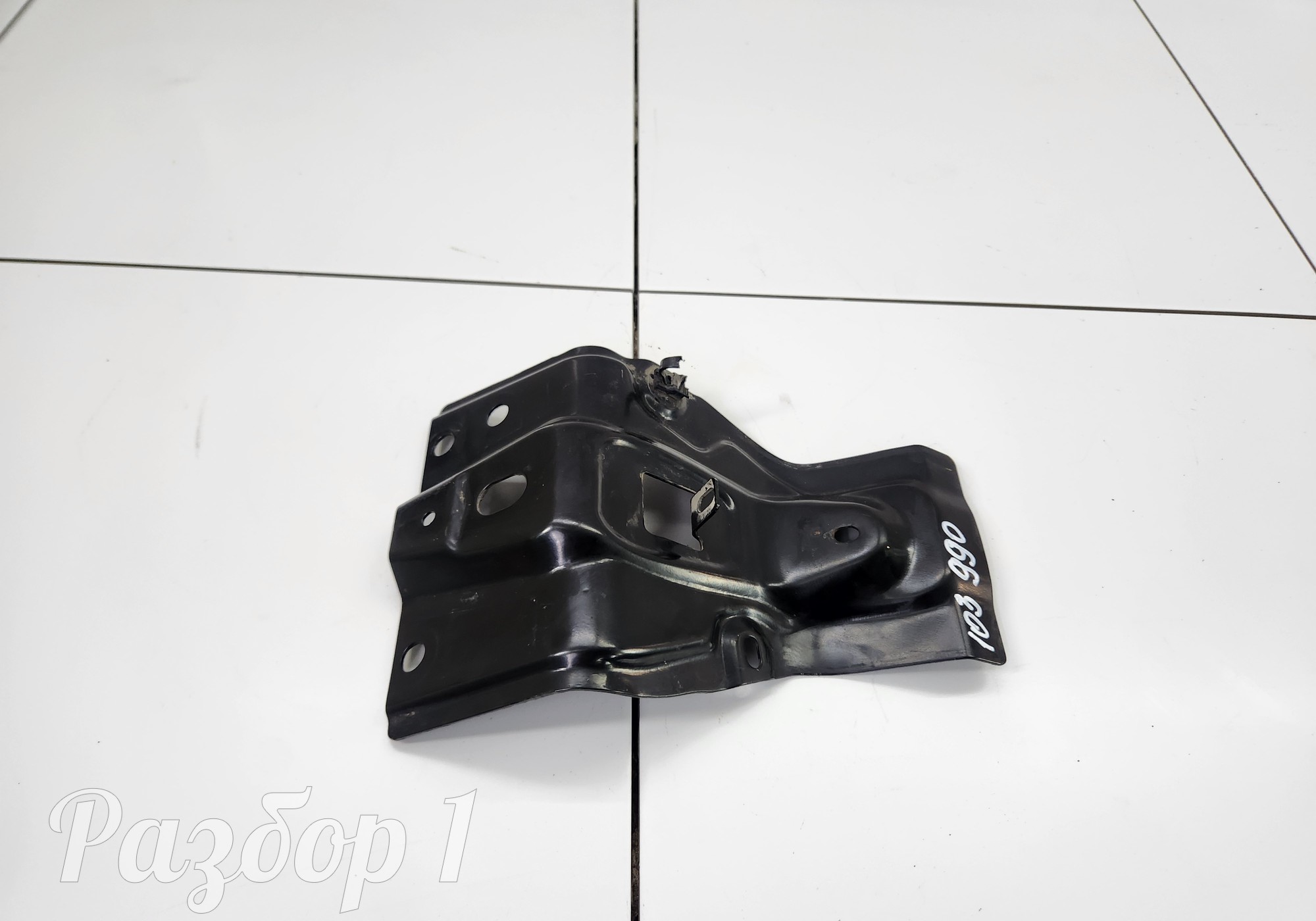 Кронштейн замка капота для Geely Emgrand (SS11) (с 2021)