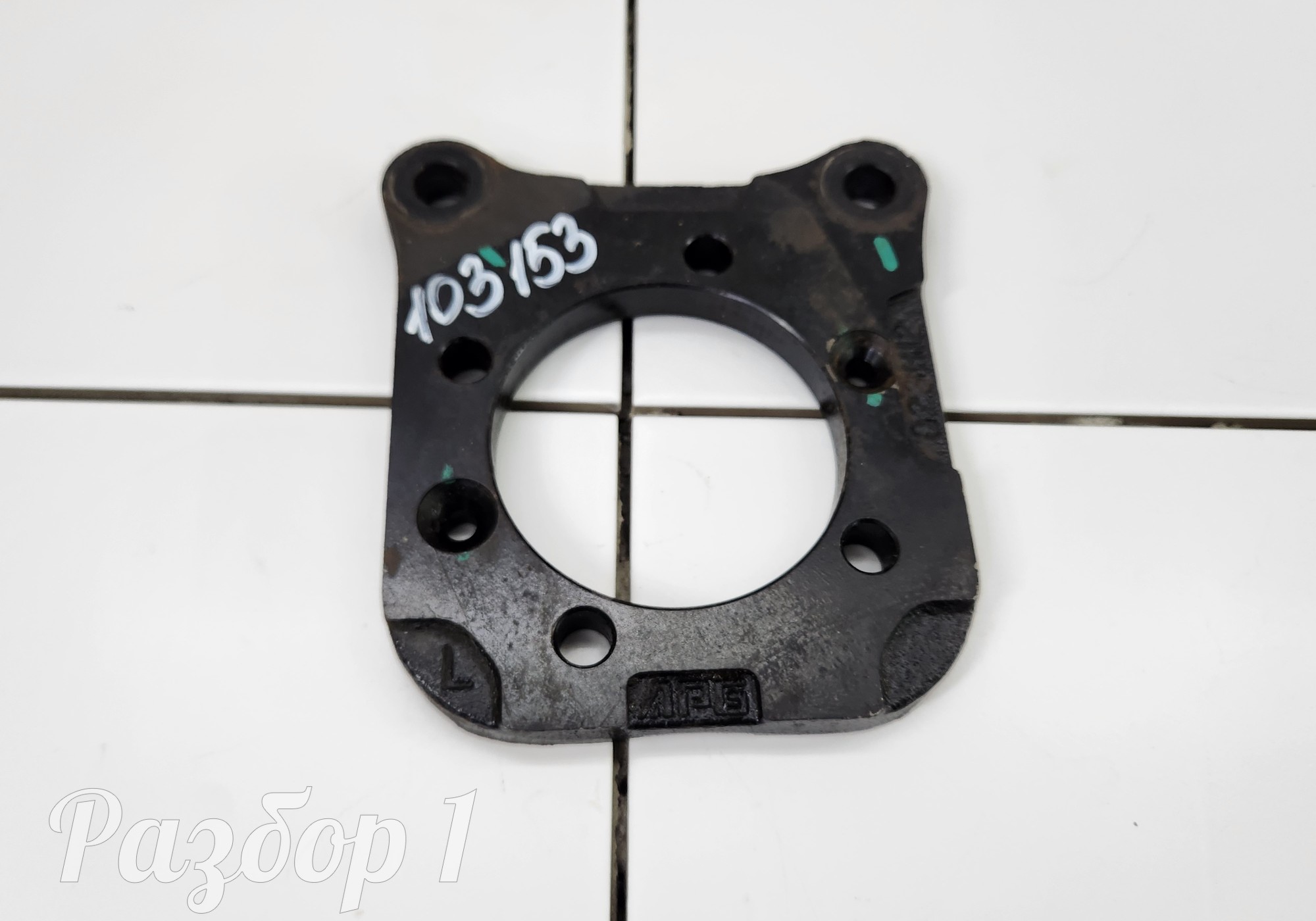 Кронштейн задней левой ступицы для Geely Emgrand (SS11) (с 2021)