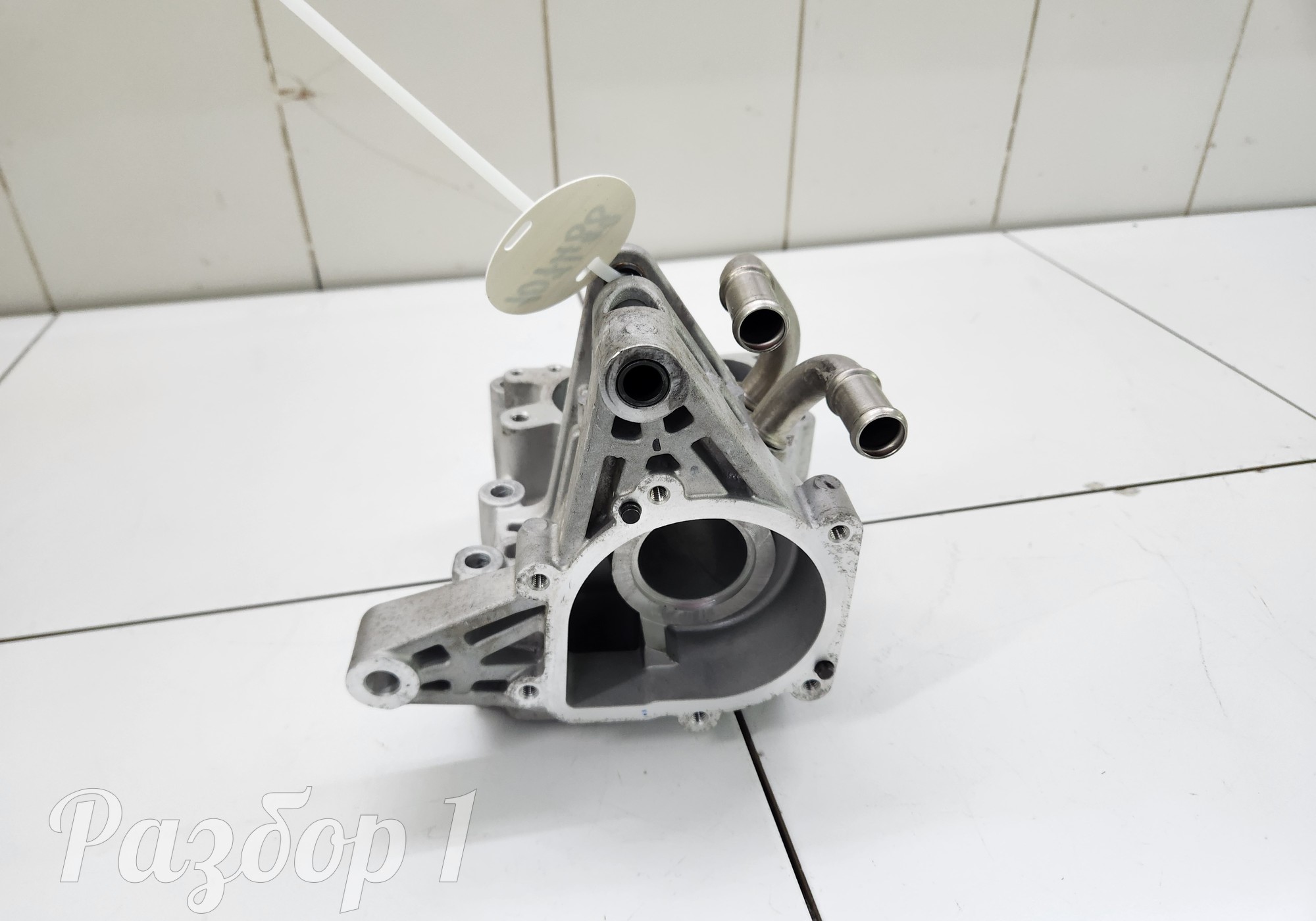 Насос водяной (помпа) корпус для Jaecoo J8 (с 2024)