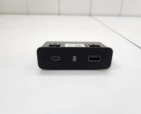 8891243302B01 Разъем usb для Geely Tugella (с 2019)