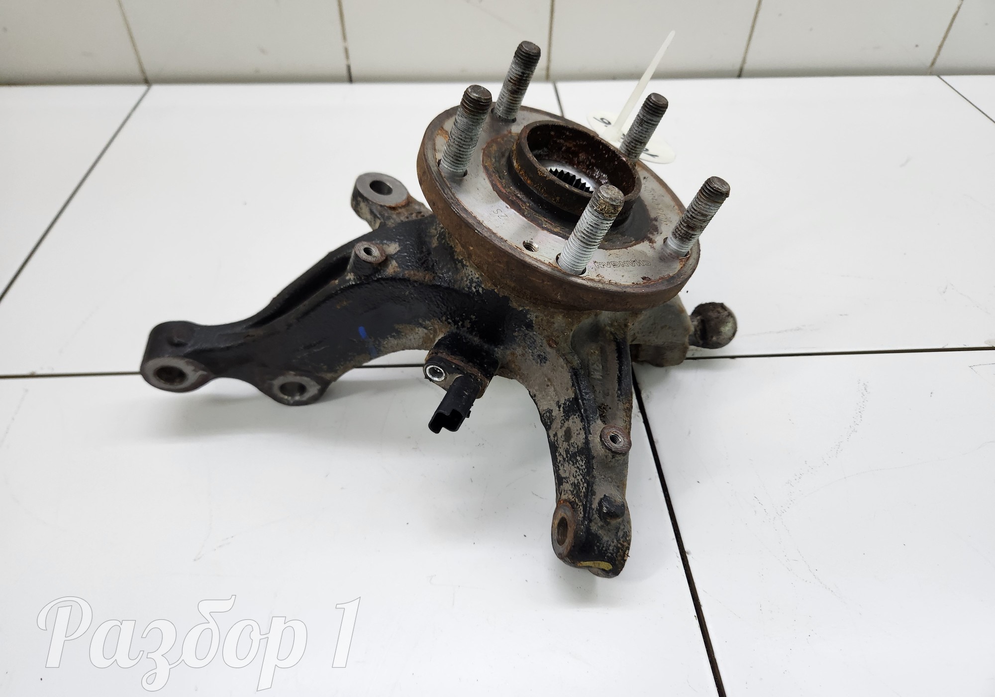 Кулак поворотный передний правый + ступица для Changan UNI-V (с 2022)