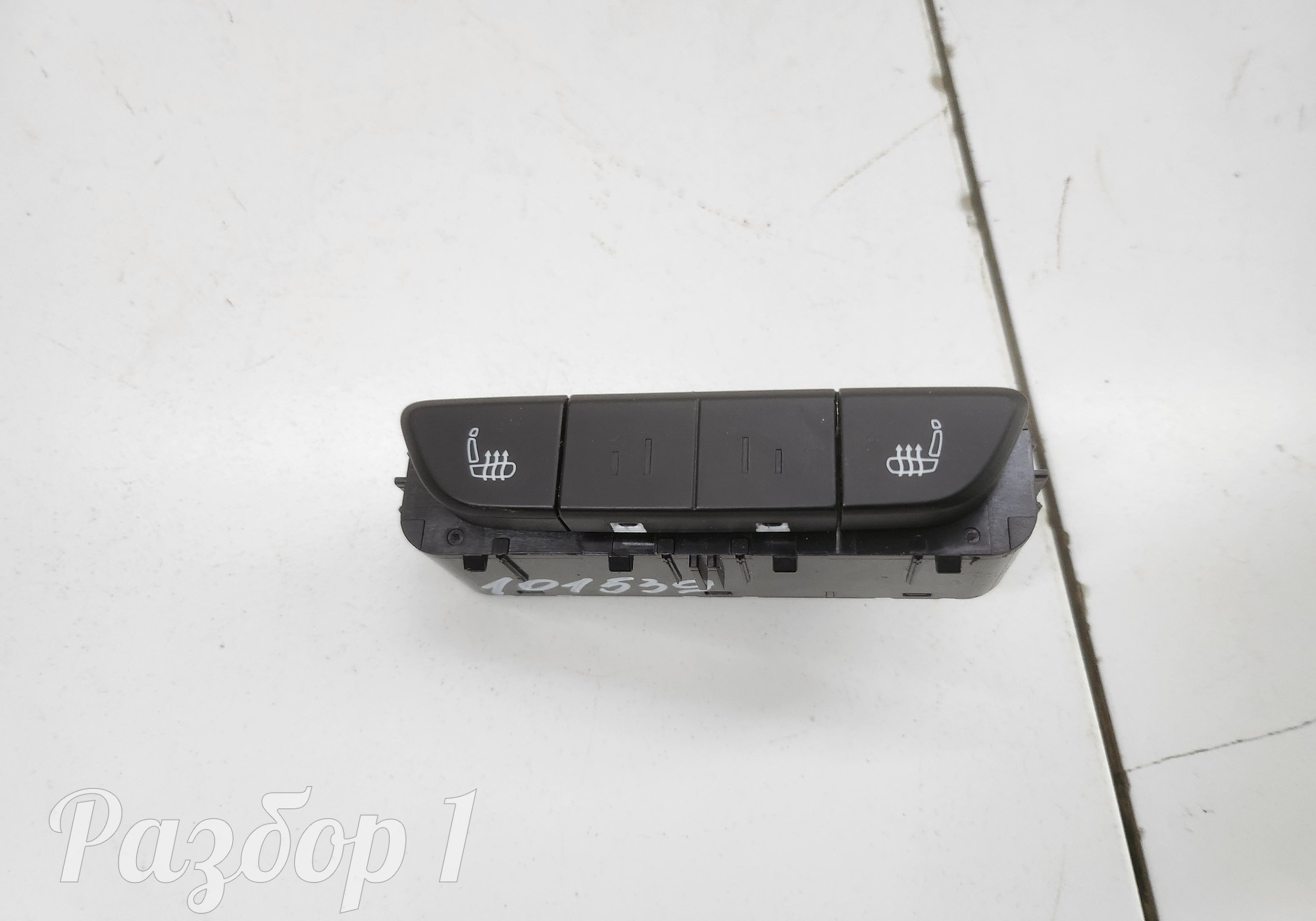 6608108477 Кнопка обогрева сидений для Geely Okavango (с 2020)