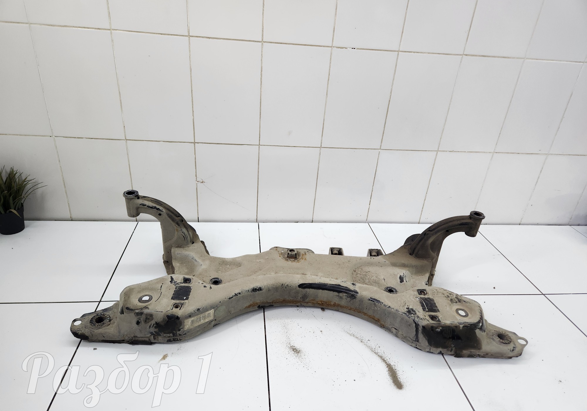 4010024600 Подрамник передний для Geely Emgrand (SS11) (с 2021)