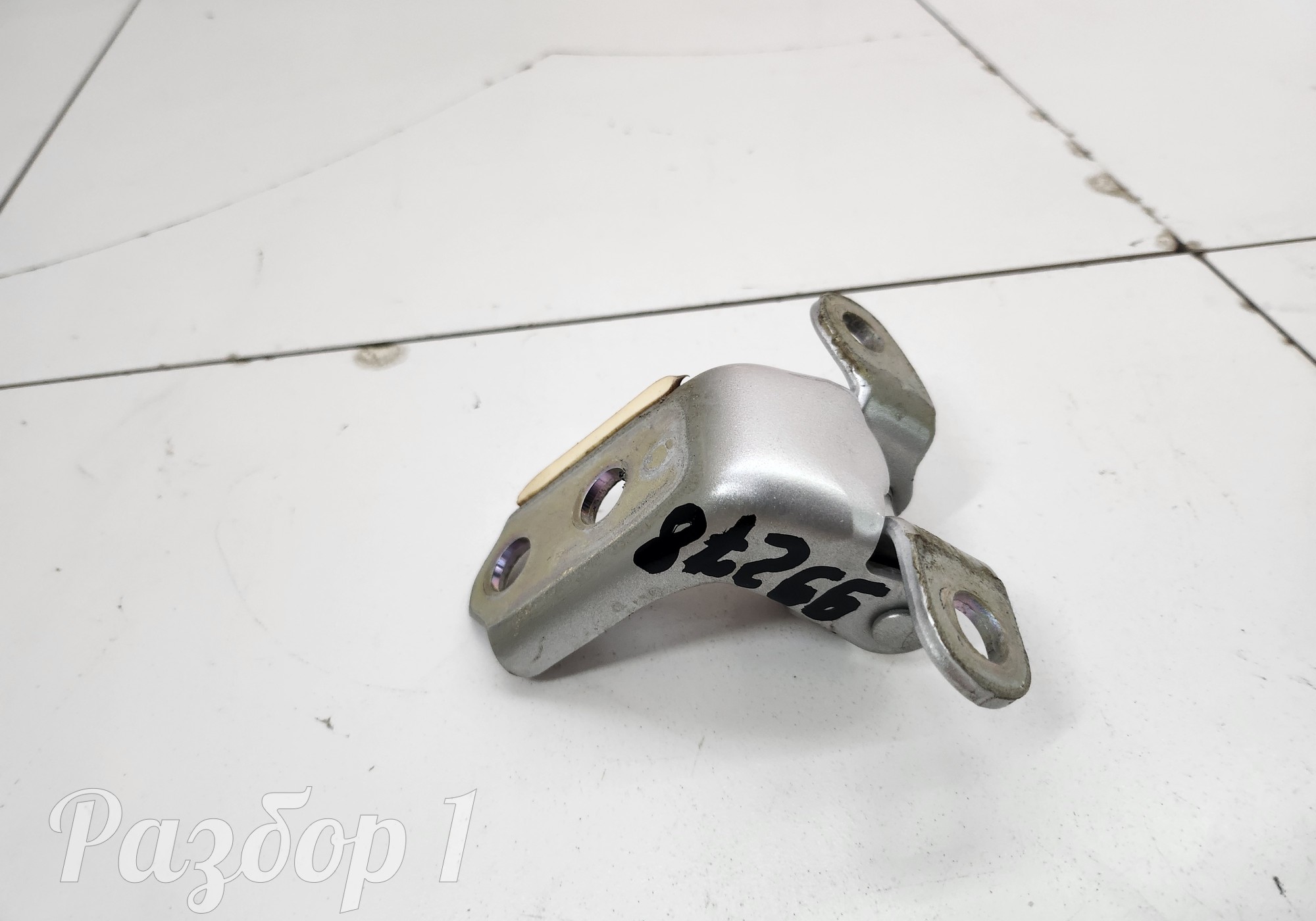 6106200AKZ16A Петля двери передняя правая верхняя для Haval M6 II (с 2021)