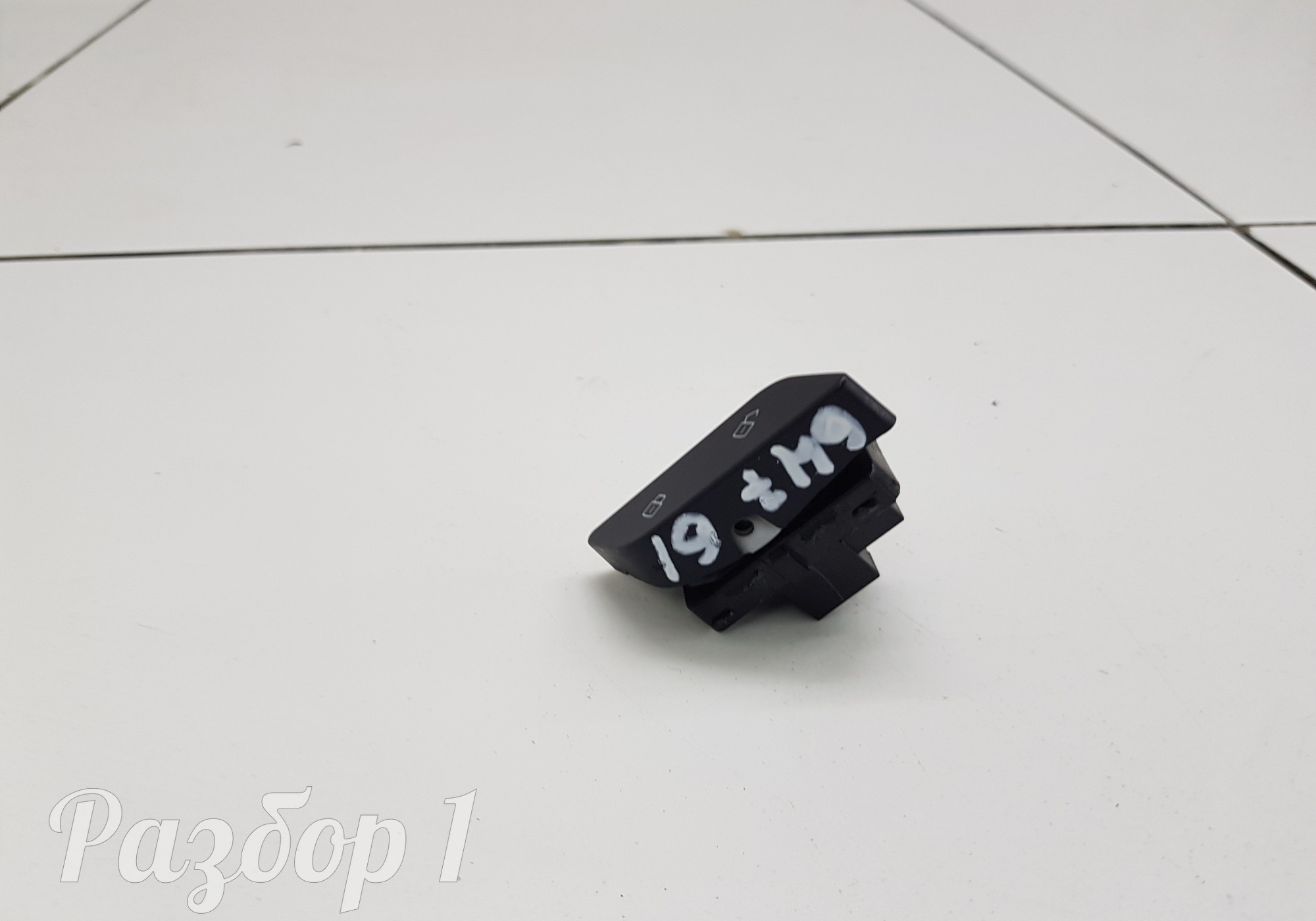 378710AKZ8VA Кнопка центрального замка для Haval F7 (с 2019)