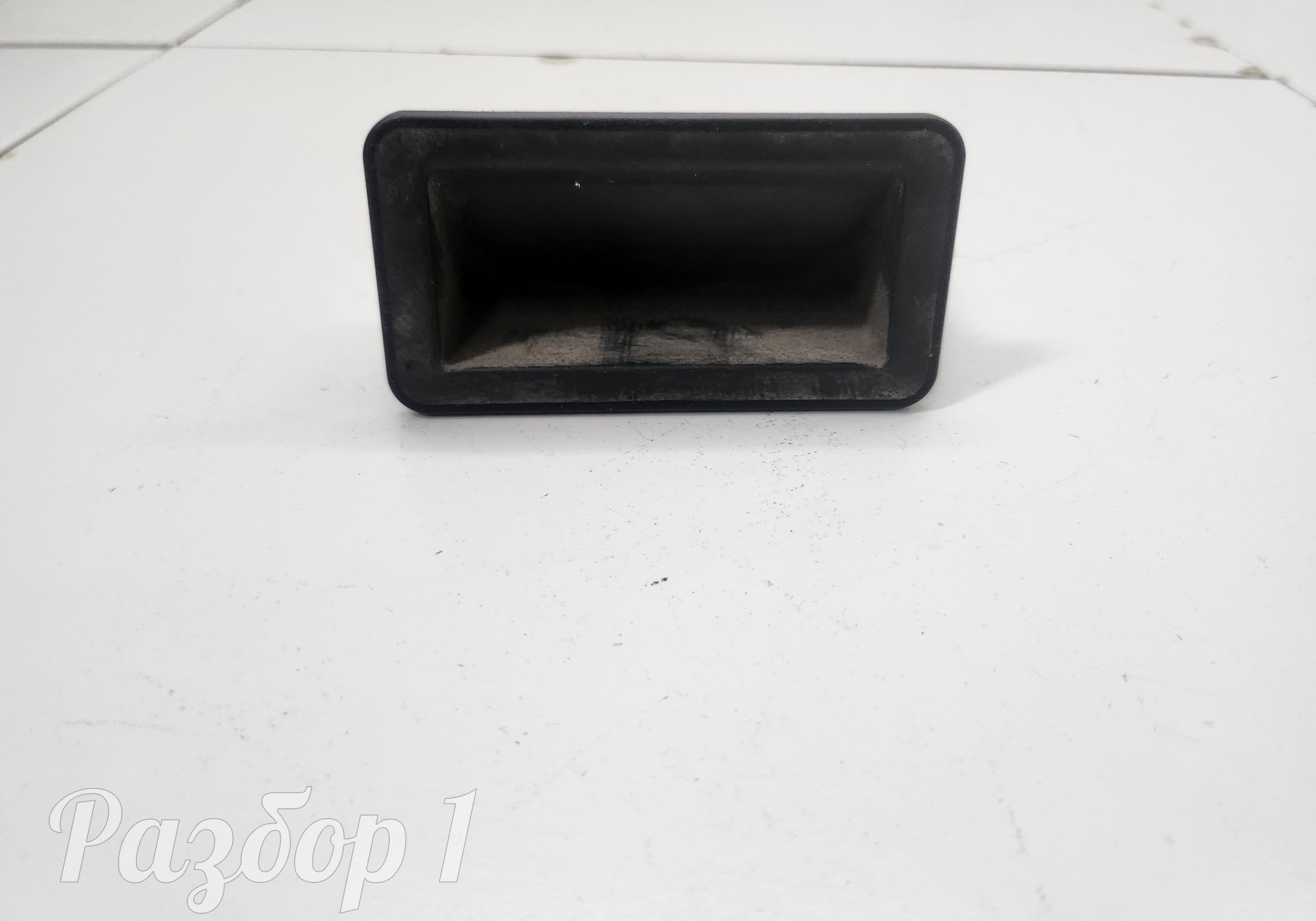6600001041 Кнопка открывания багажника для Geely Tugella (с 2019)