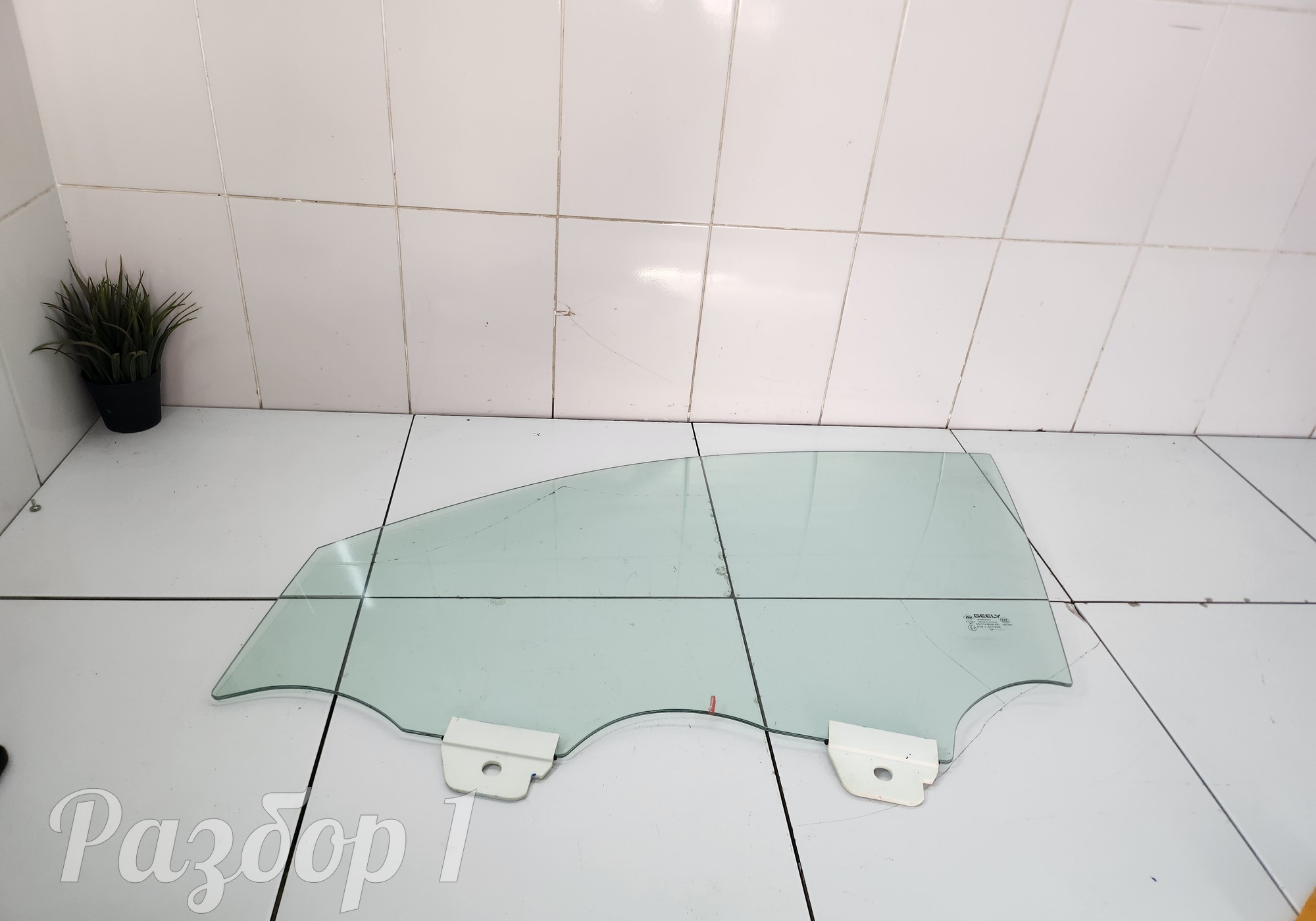5079089600 Стекло передней левой двери для Geely Monjaro (с 2021)