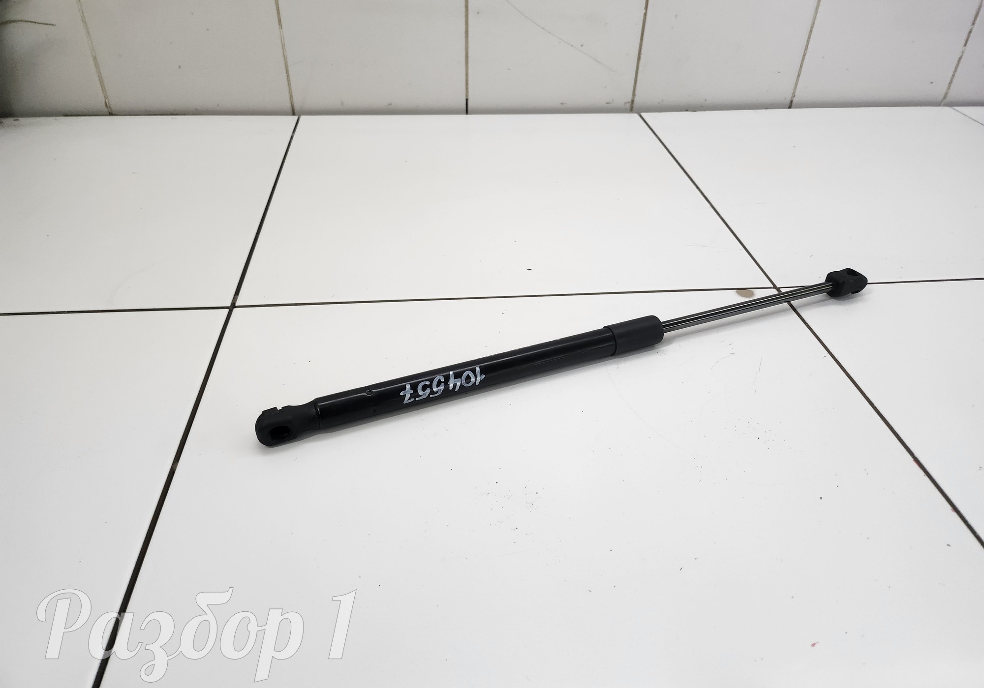 8270400P33A0 Амортизатор капота для Jac T9 (с 2023)