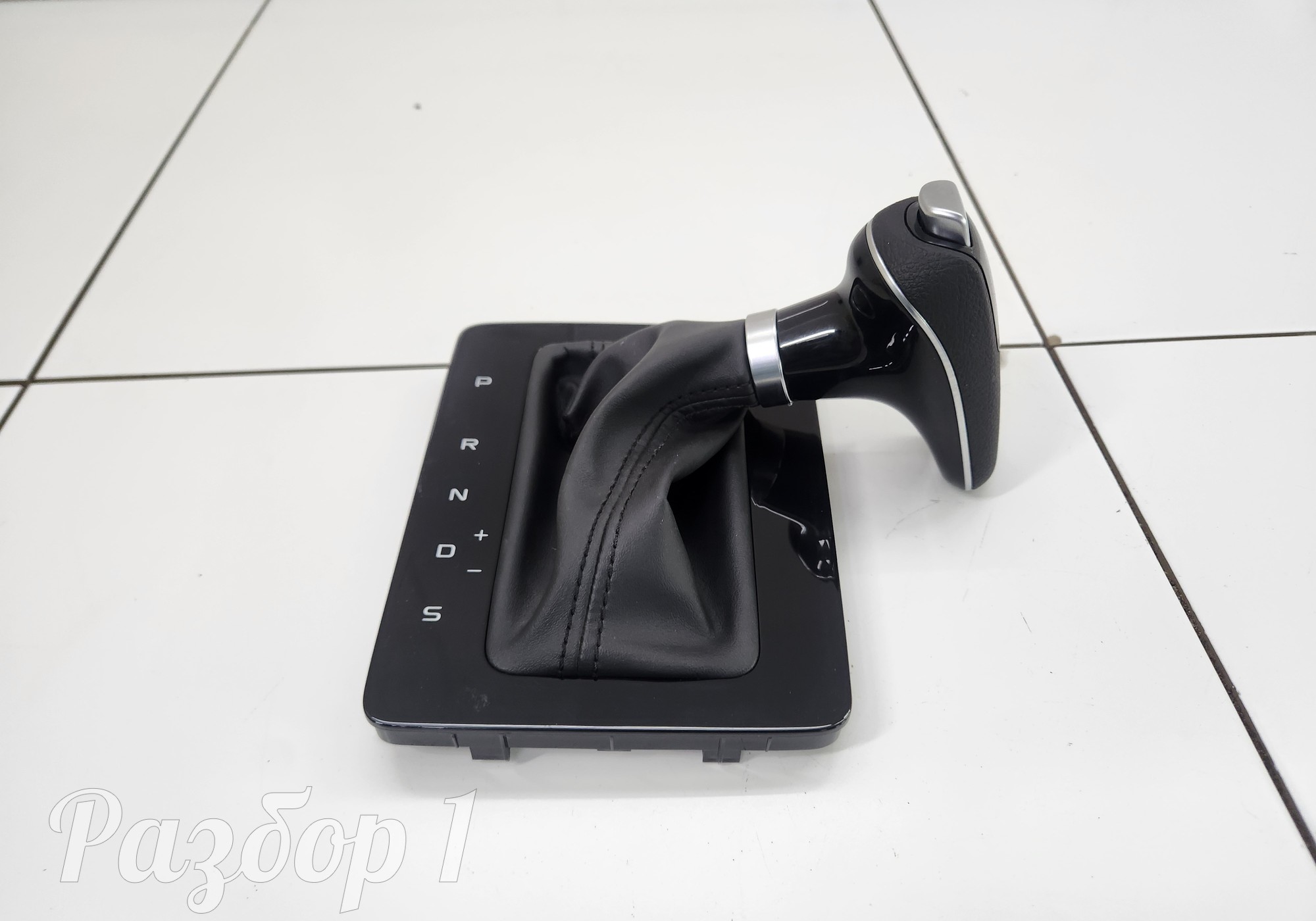 Накладка центральной консоли + ручка акпп для Faw Bestune B70 (с 2020)