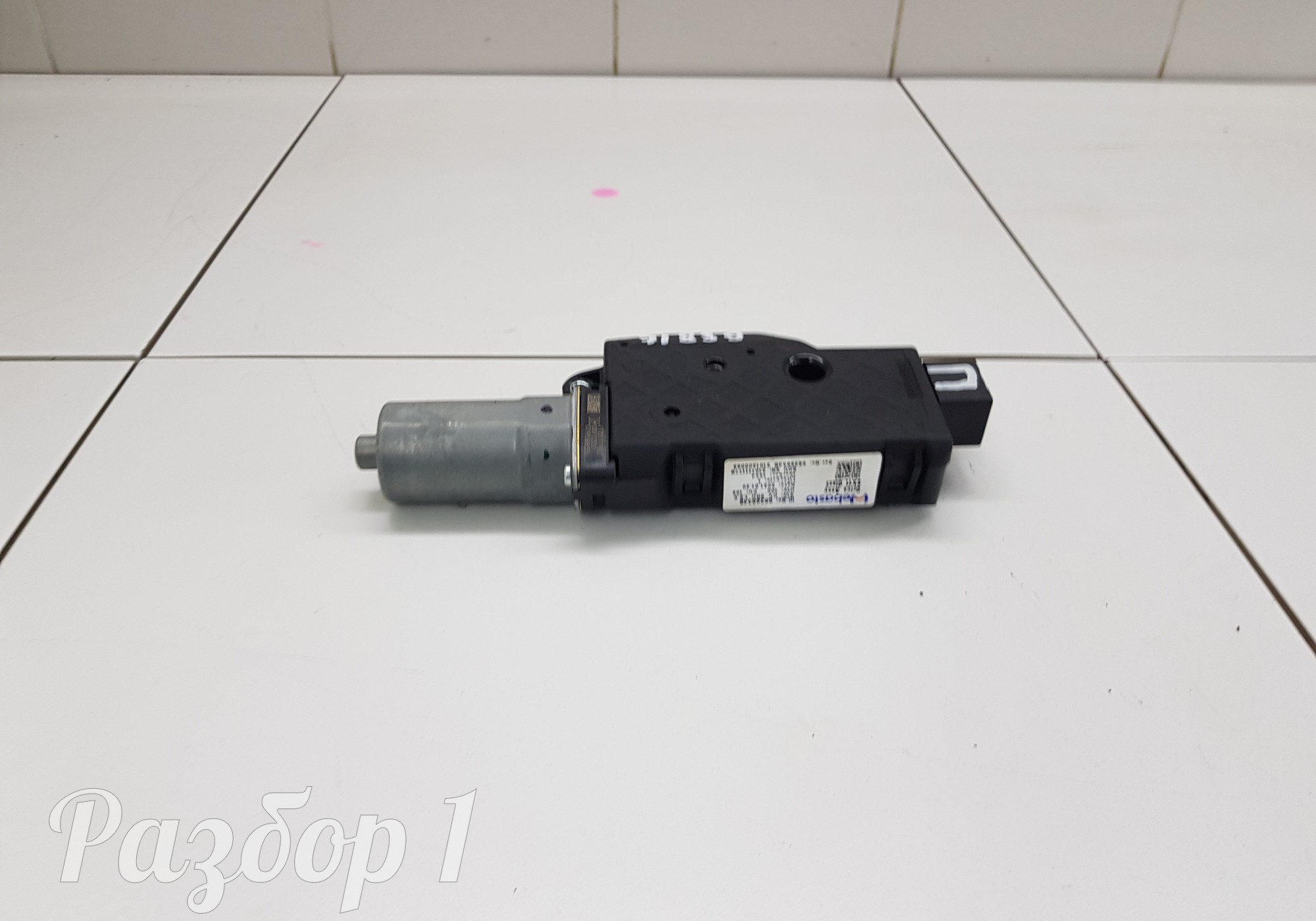 9526634B Моторчик люка передний для Geely Coolray (с 2020)